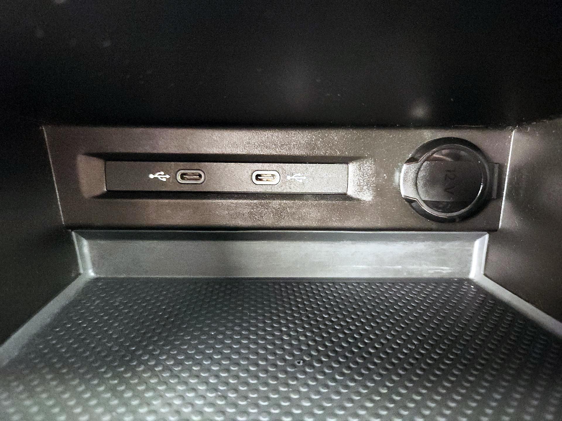 Thumbnail: 2023 Volkswagen Tiguan - 18