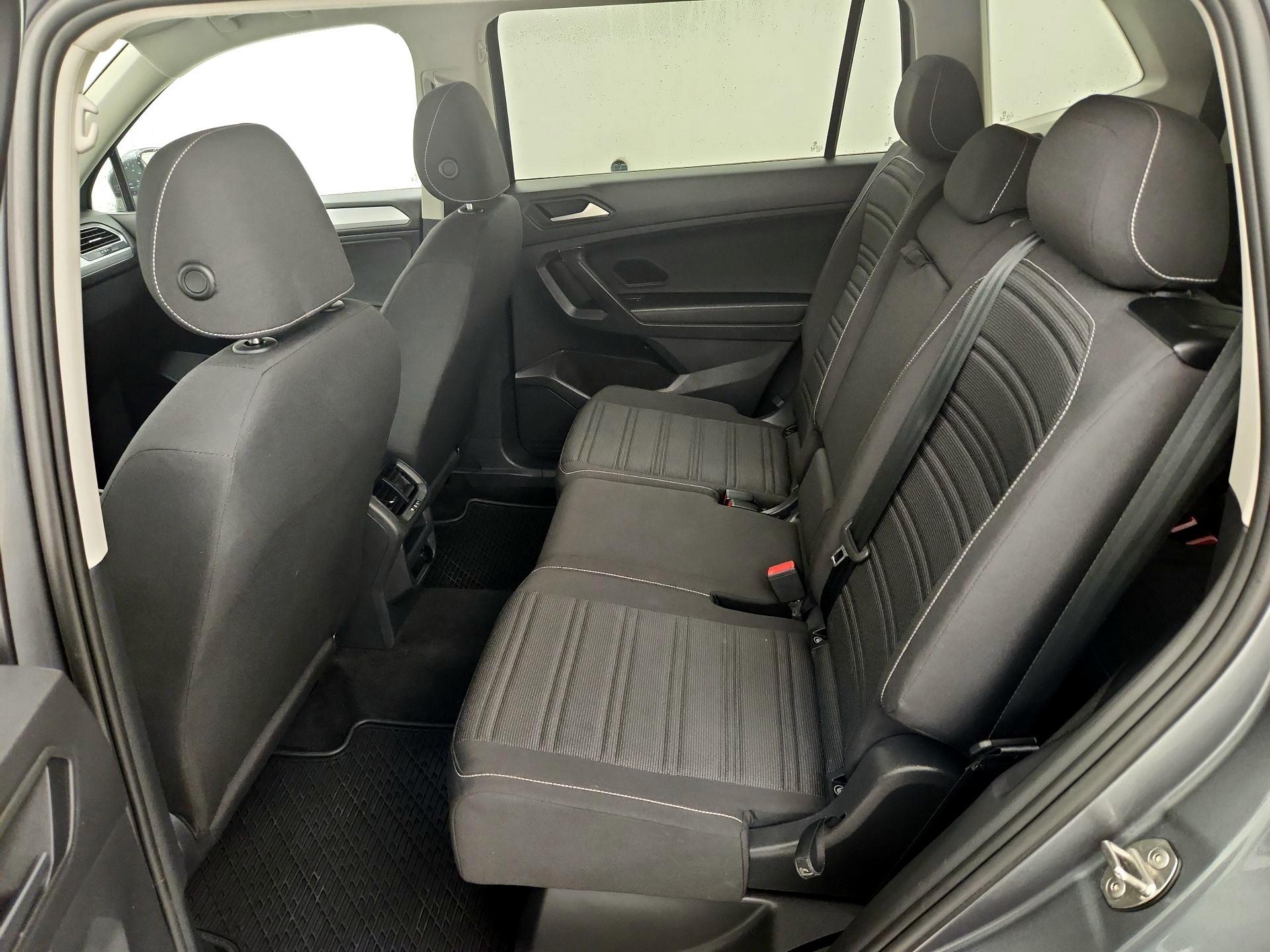 Thumbnail: 2023 Volkswagen Tiguan - 19