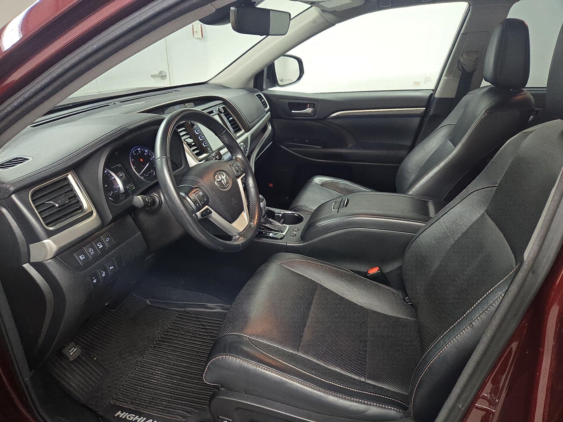 Thumbnail: 2018 Toyota Highlander - 11