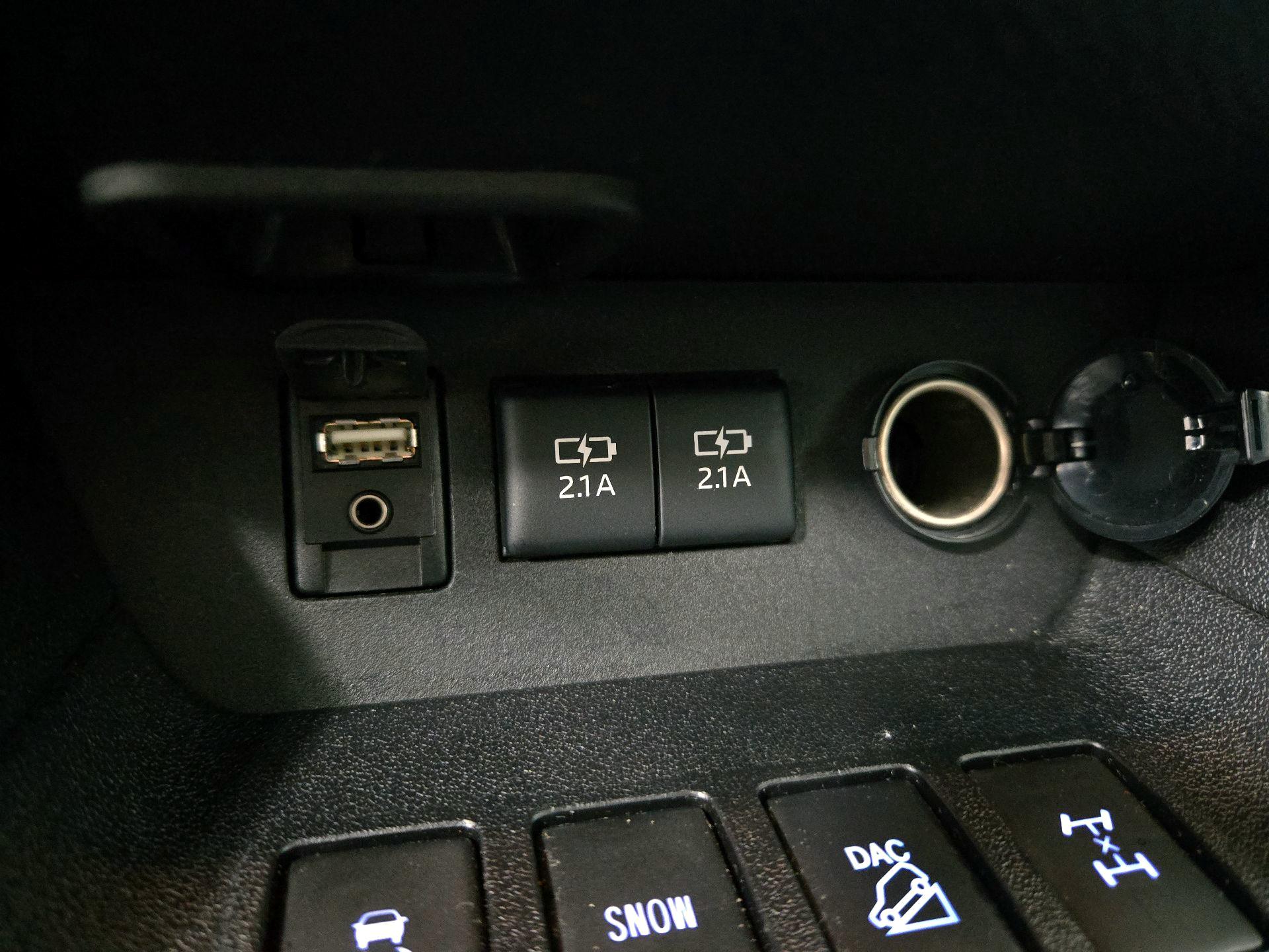 Thumbnail: 2018 Toyota Highlander - 18