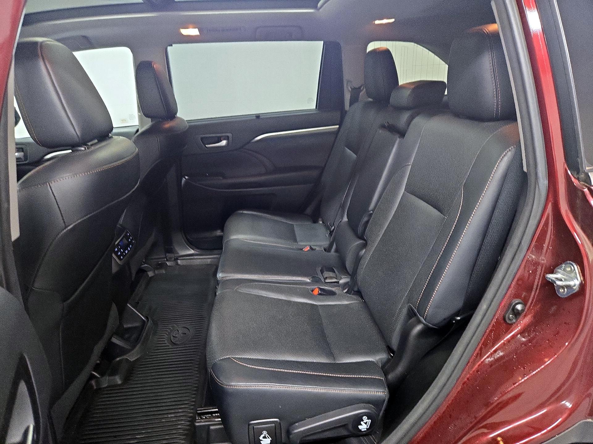 Thumbnail: 2018 Toyota Highlander - 20