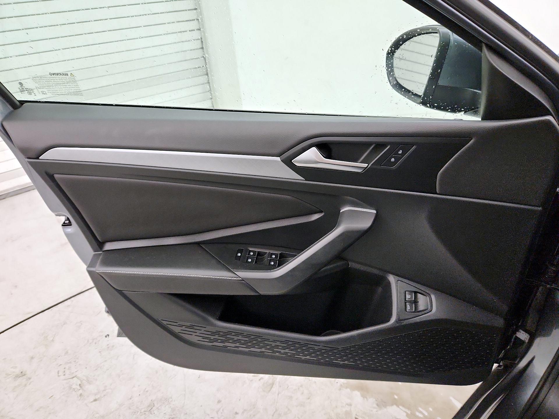 Thumbnail: 2022 Volkswagen Jetta - 12