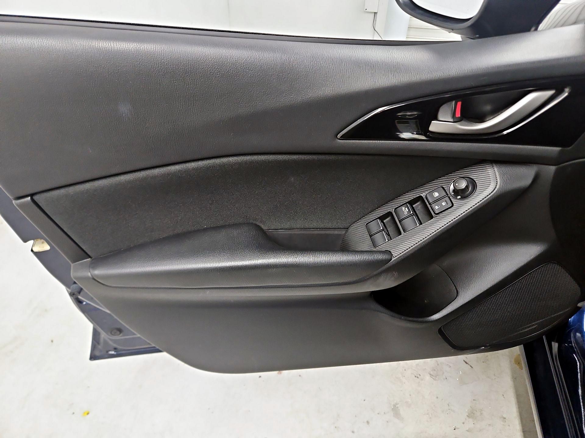 Thumbnail: 2016 Mazda Mazda3 - 12