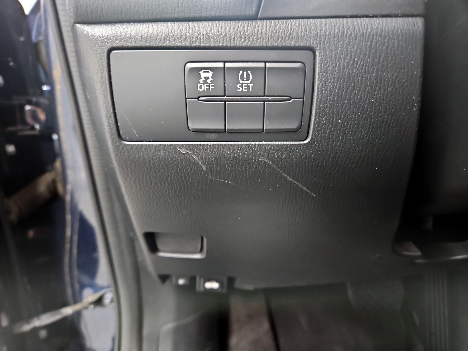 Thumbnail: 2016 Mazda Mazda3 - 13