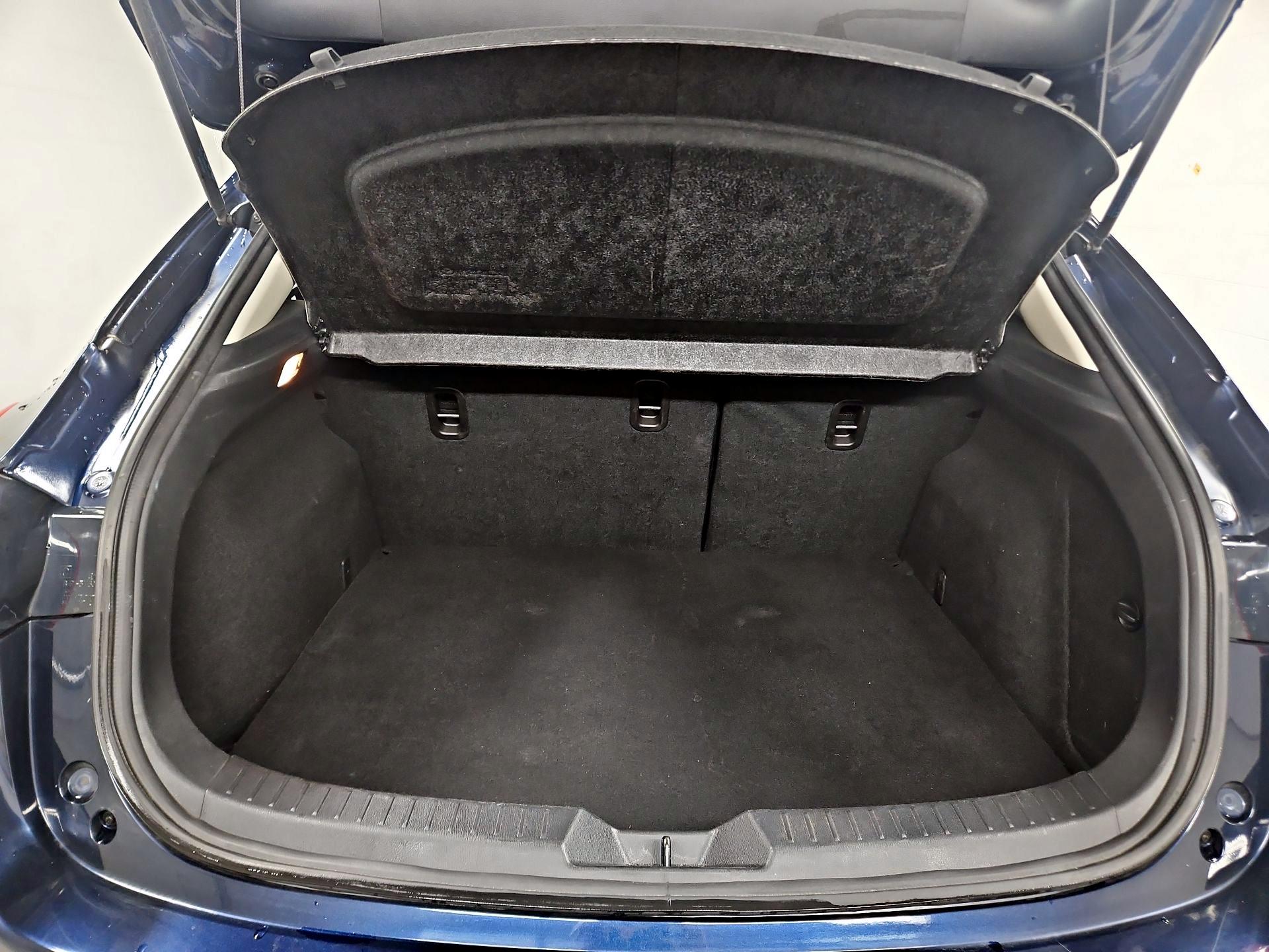 Thumbnail: 2016 Mazda Mazda3 - 20