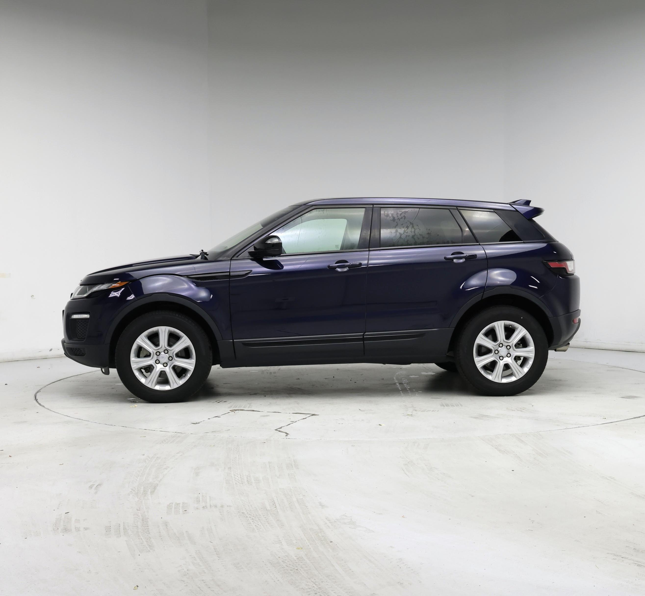 Thumbnail: 2019 Land Rover Range Rover Evoque - 3