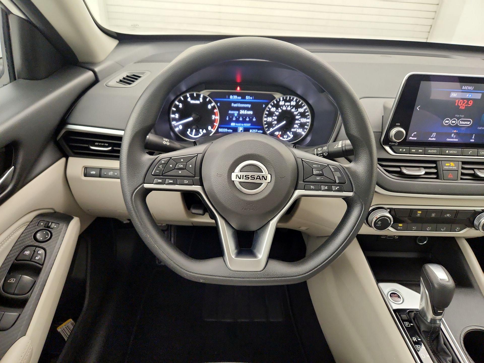 Thumbnail: 2020 Nissan Altima - 10