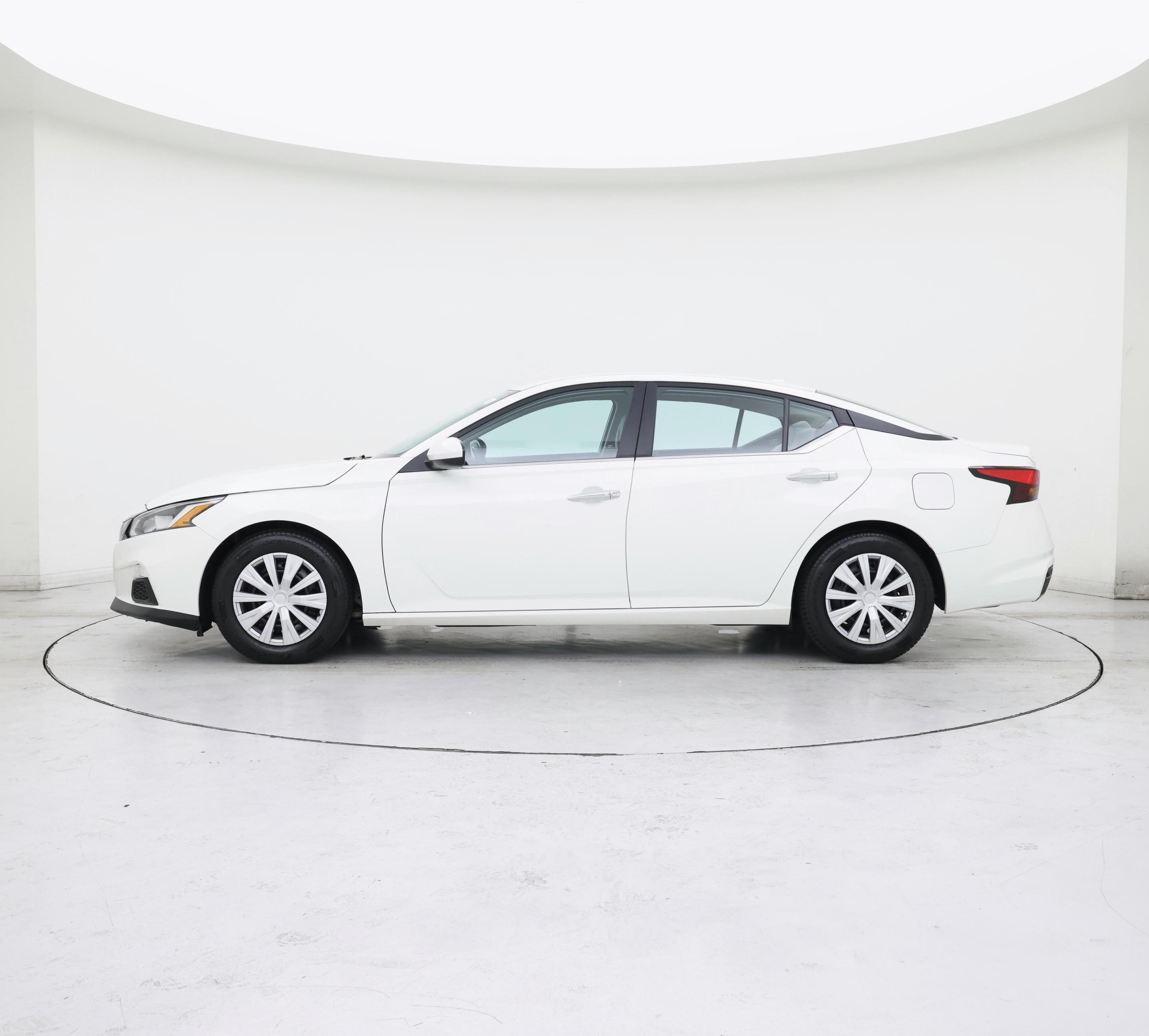 Thumbnail: 2020 Nissan Altima - 3