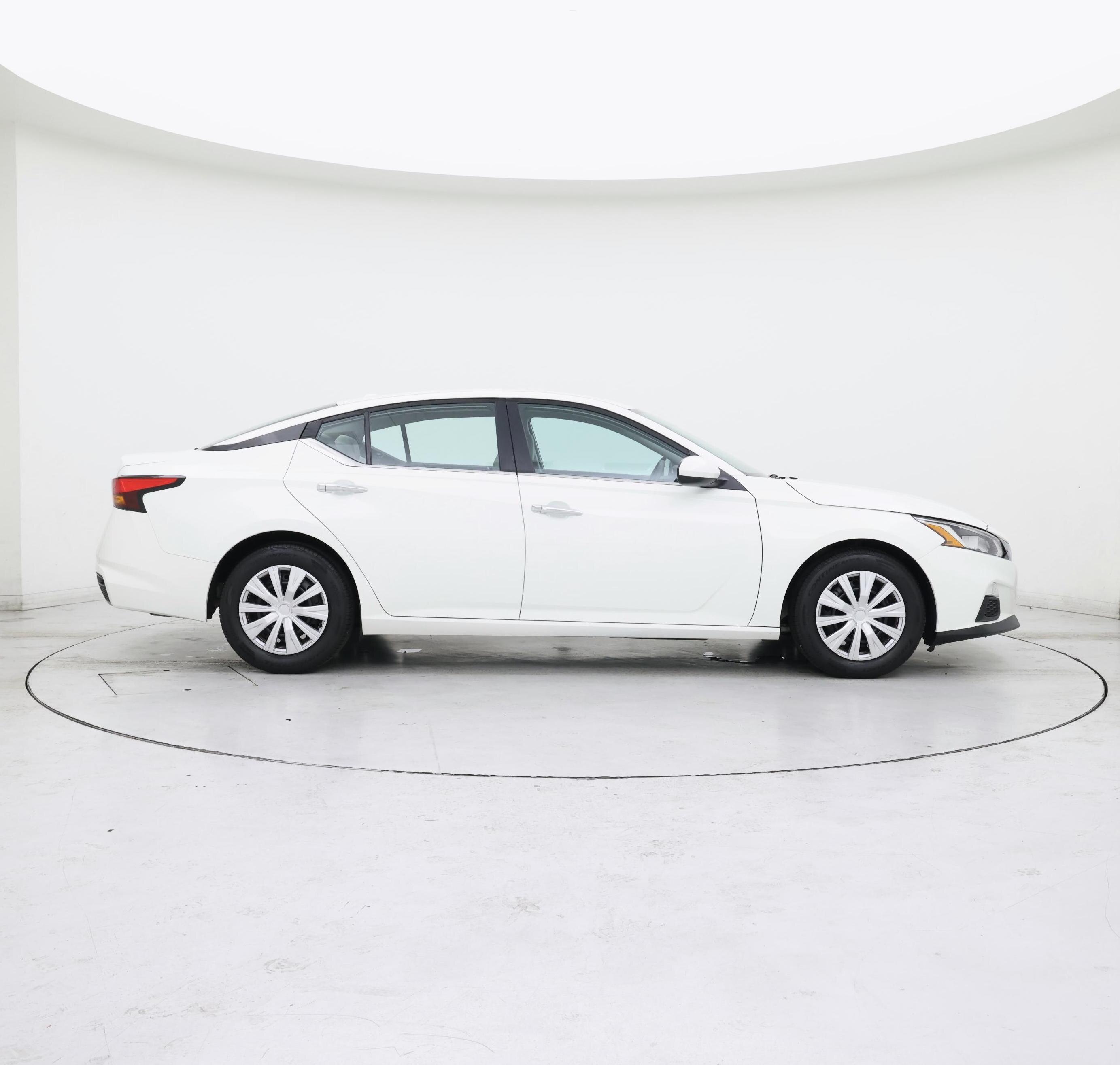 Thumbnail: 2020 Nissan Altima - 7