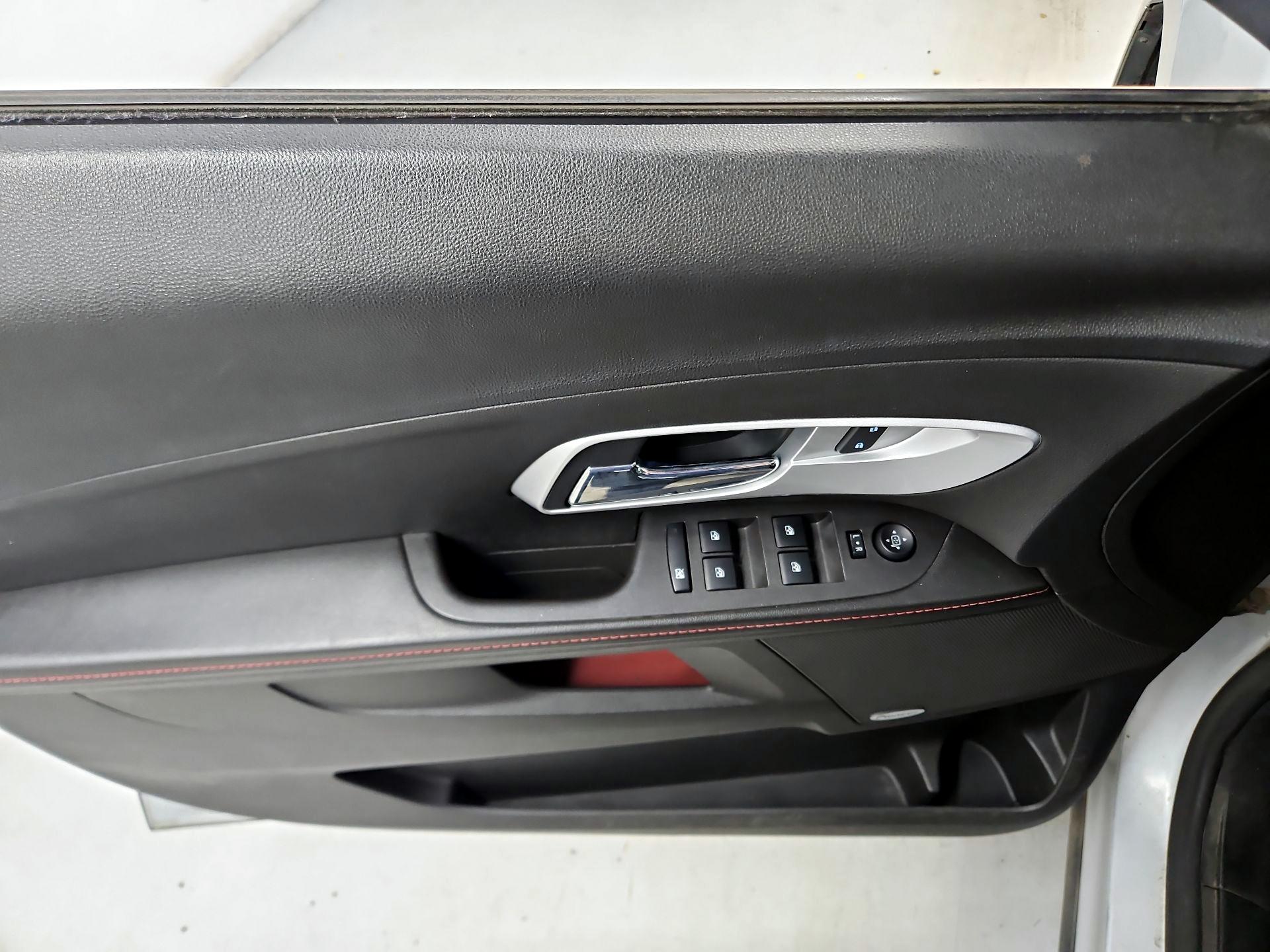 Thumbnail: 2015 Chevrolet Equinox - 12