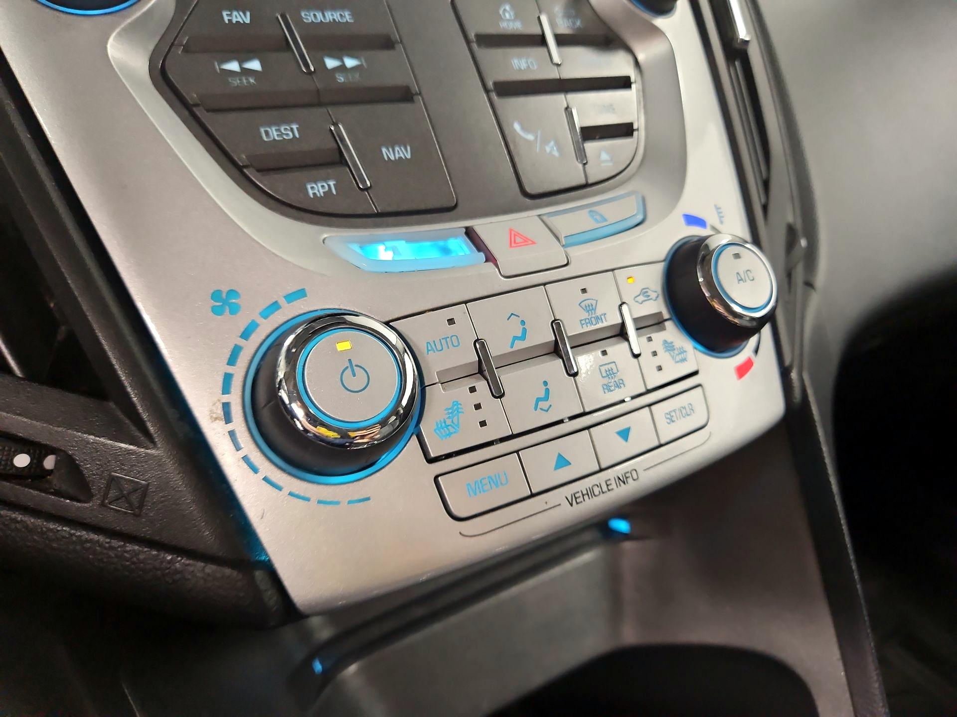 Thumbnail: 2015 Chevrolet Equinox - 15