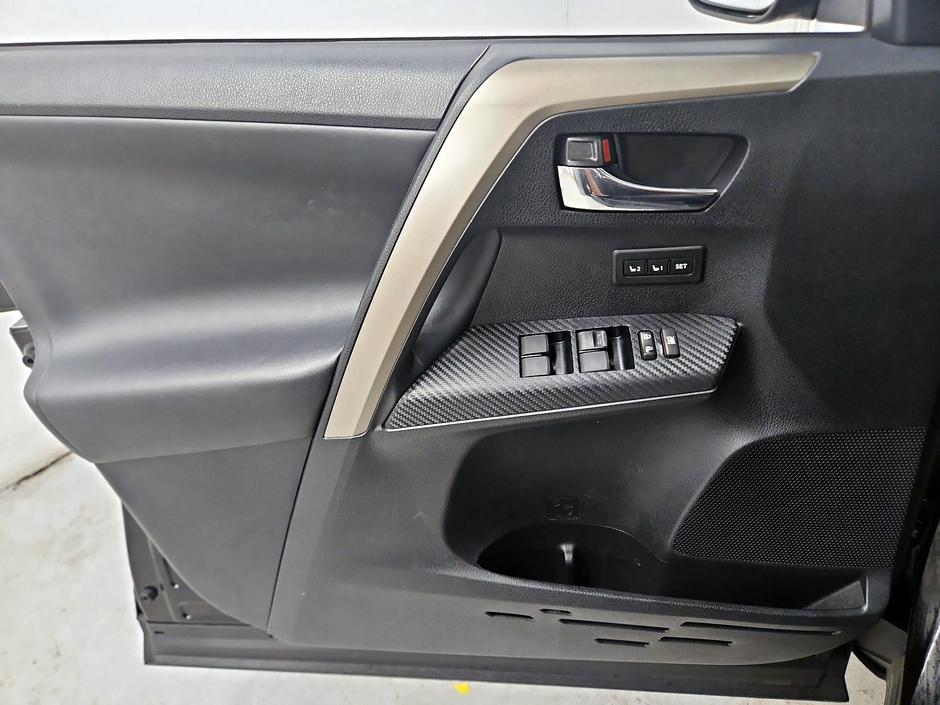 Thumbnail: 2014 Toyota RAV4 - 12