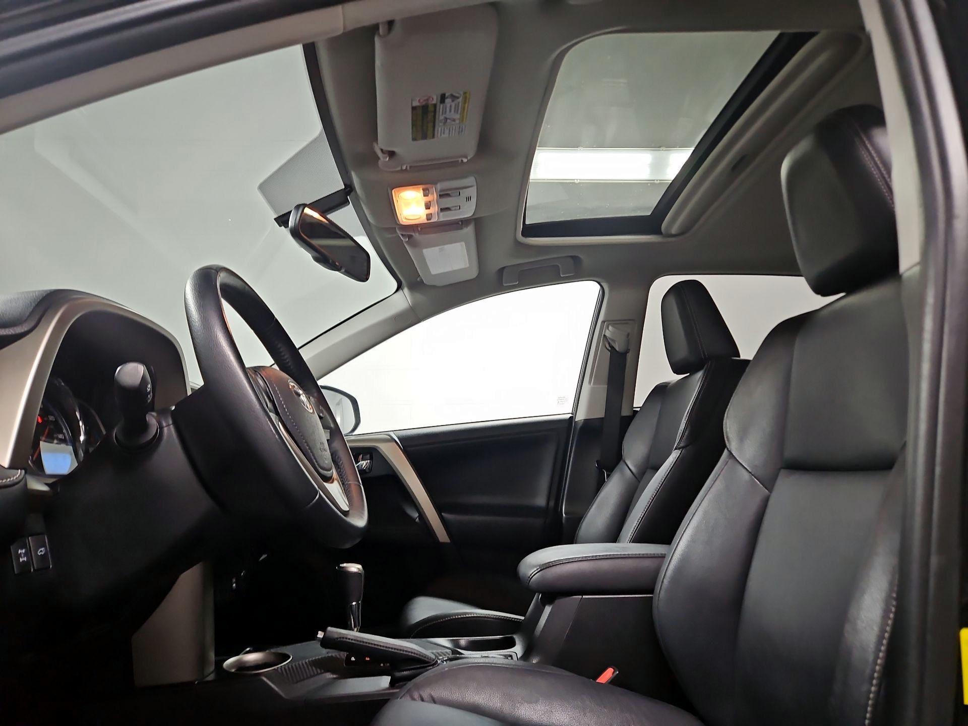 Thumbnail: 2014 Toyota RAV4 - 19