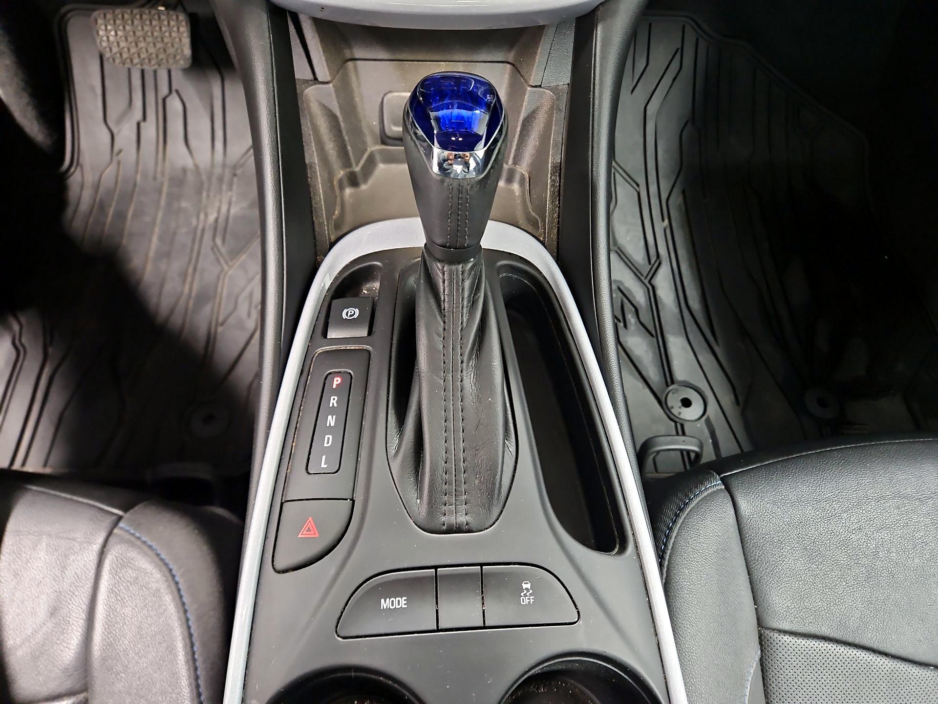 Thumbnail: 2016 Chevrolet Volt - 17