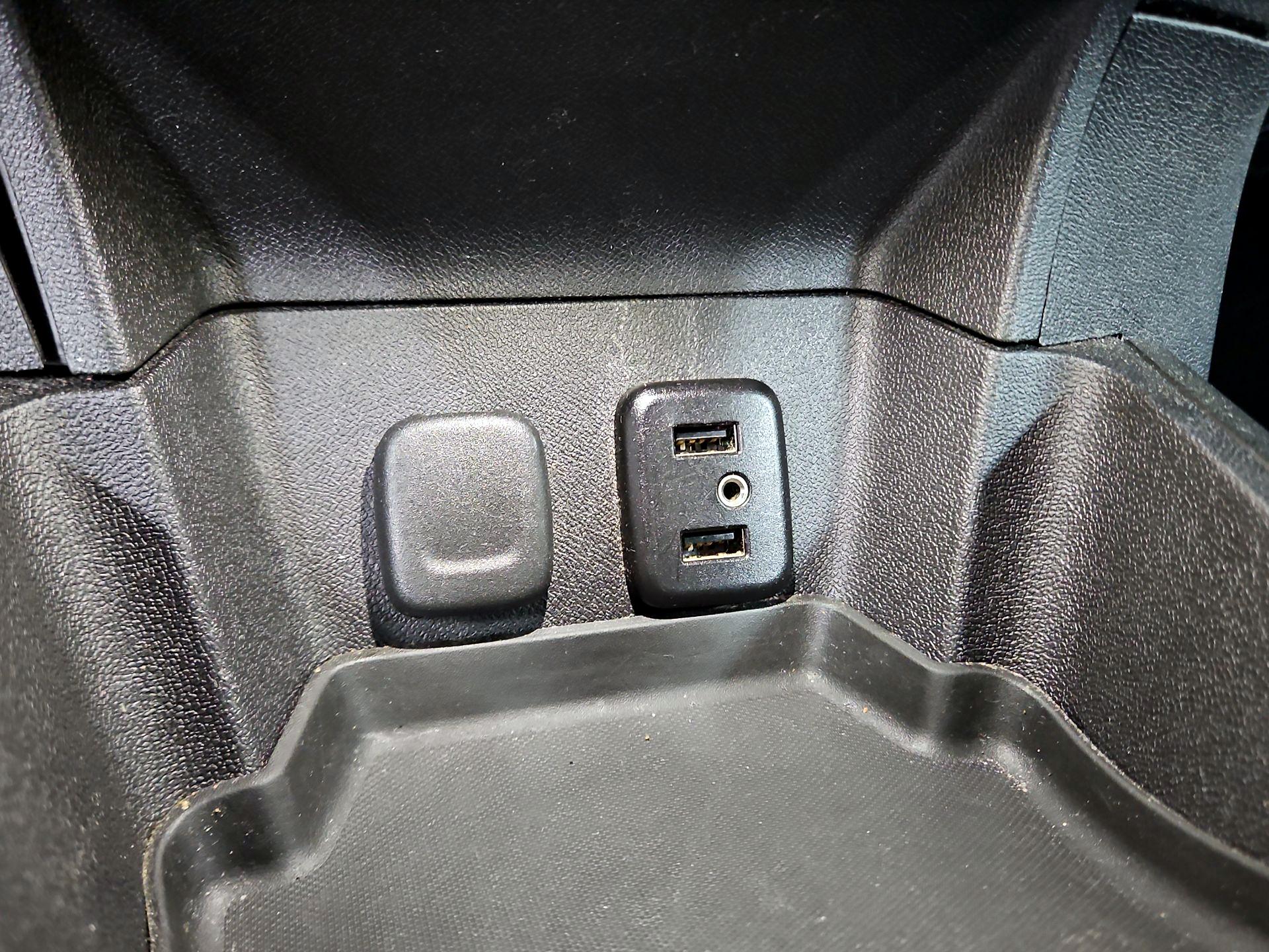 Thumbnail: 2016 Chevrolet Volt - 18