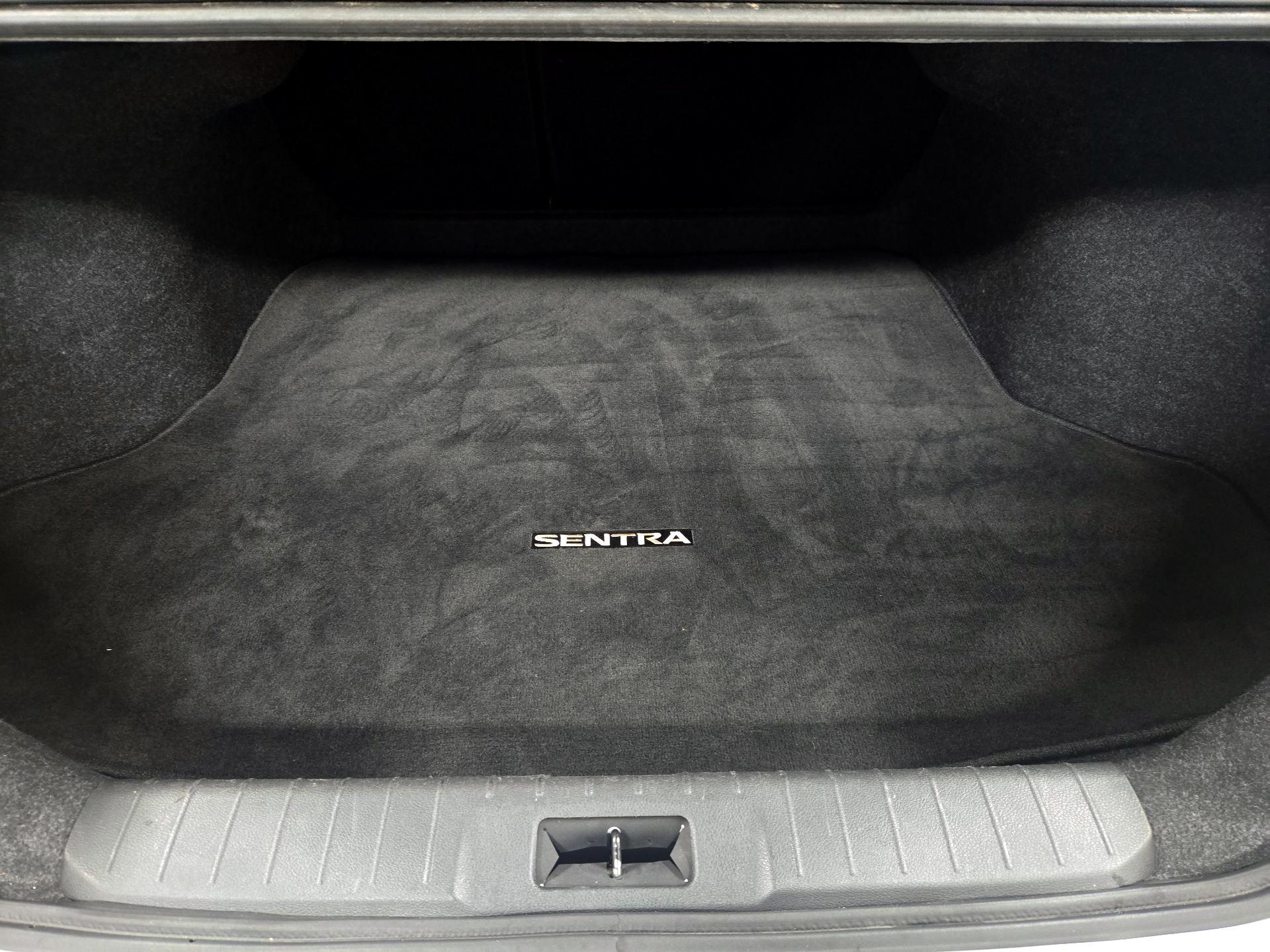Thumbnail: 2021 Nissan Sentra - 20