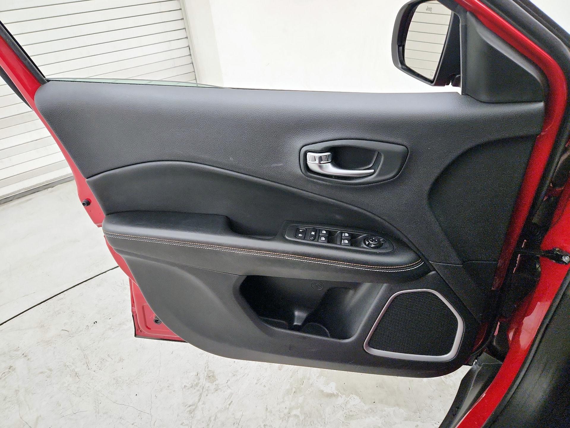 Thumbnail: 2021 Jeep Compass - 12