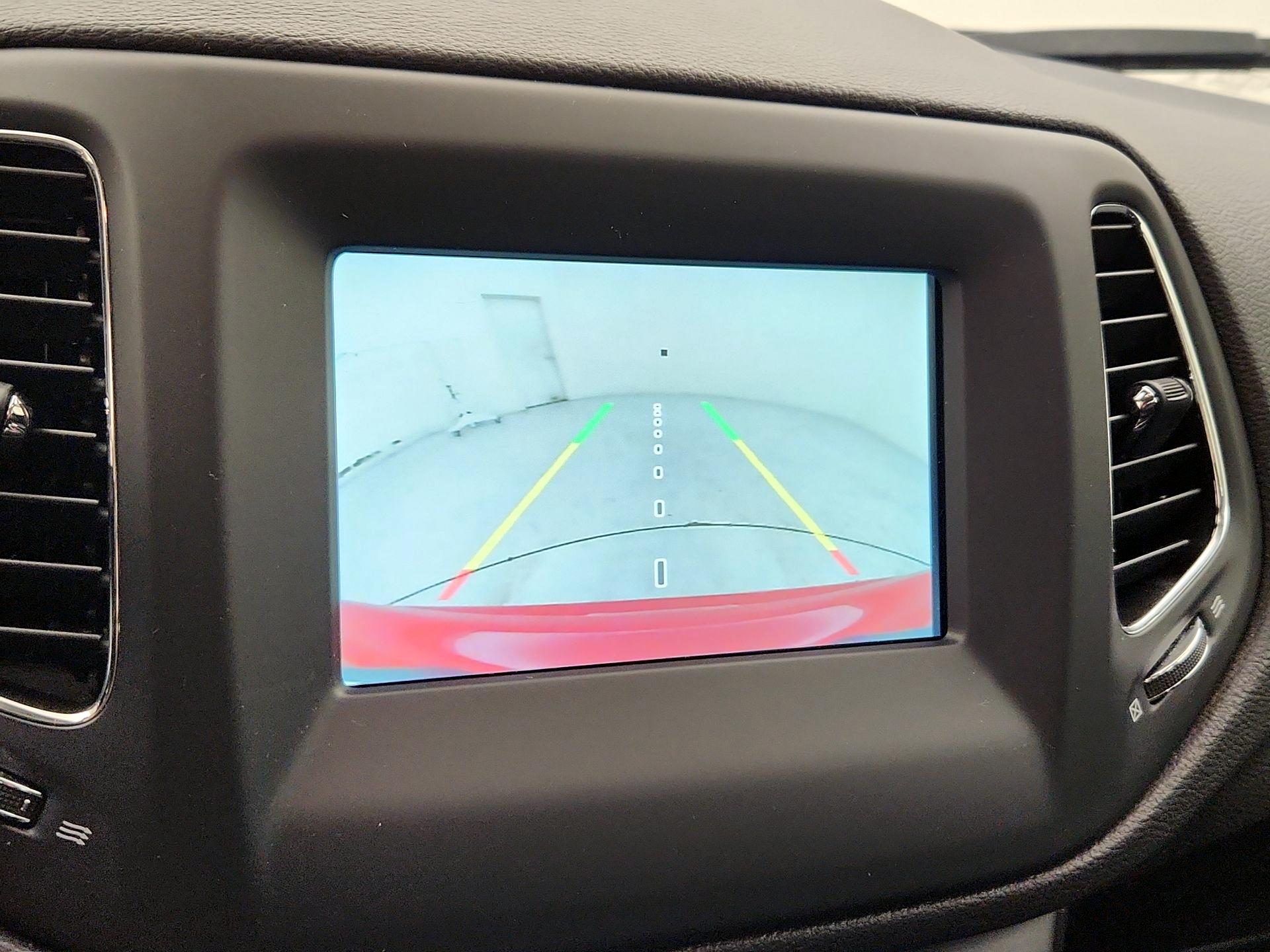 Thumbnail: 2021 Jeep Compass - 14