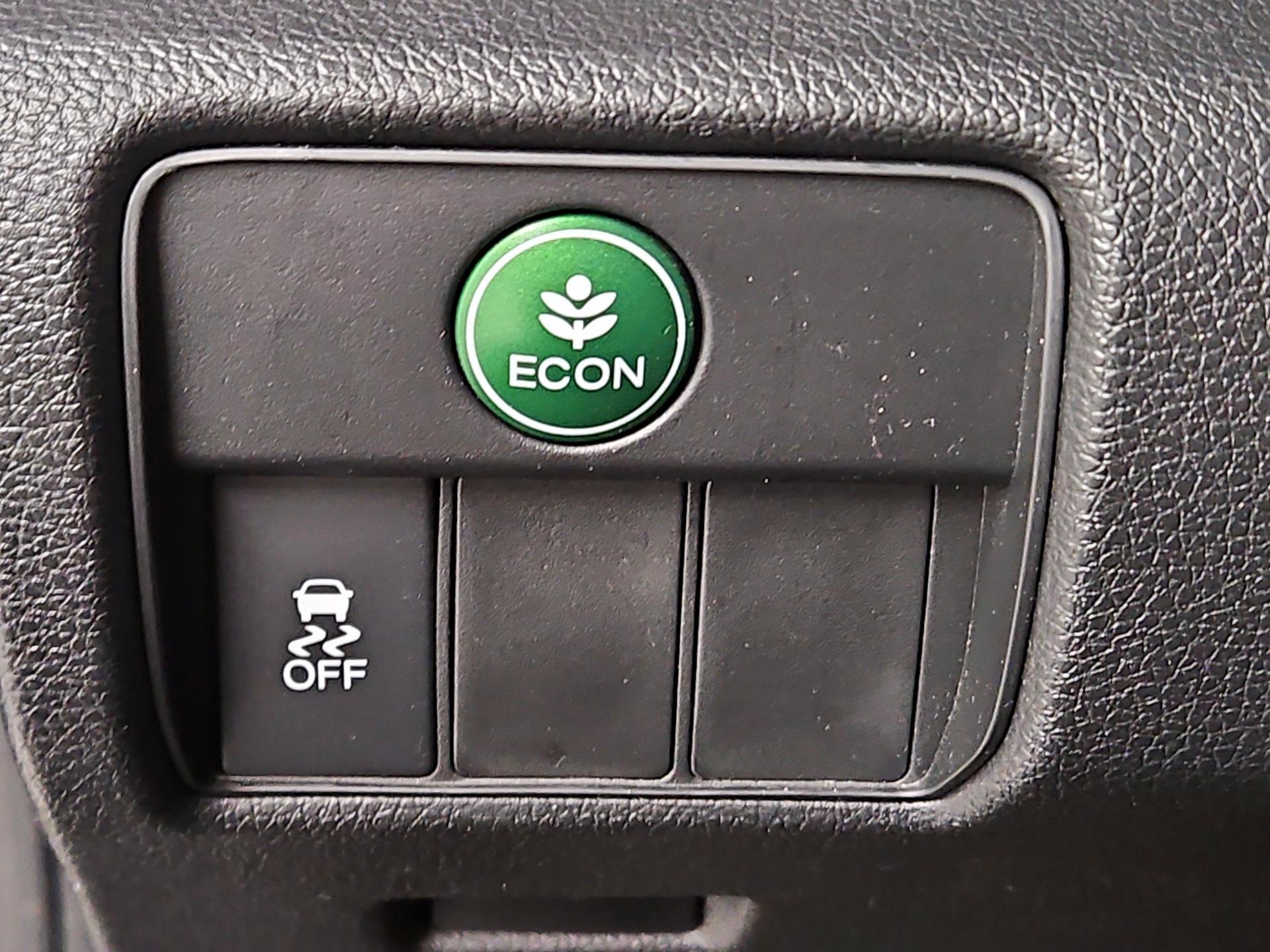 Thumbnail: 2015 Honda Accord - 13