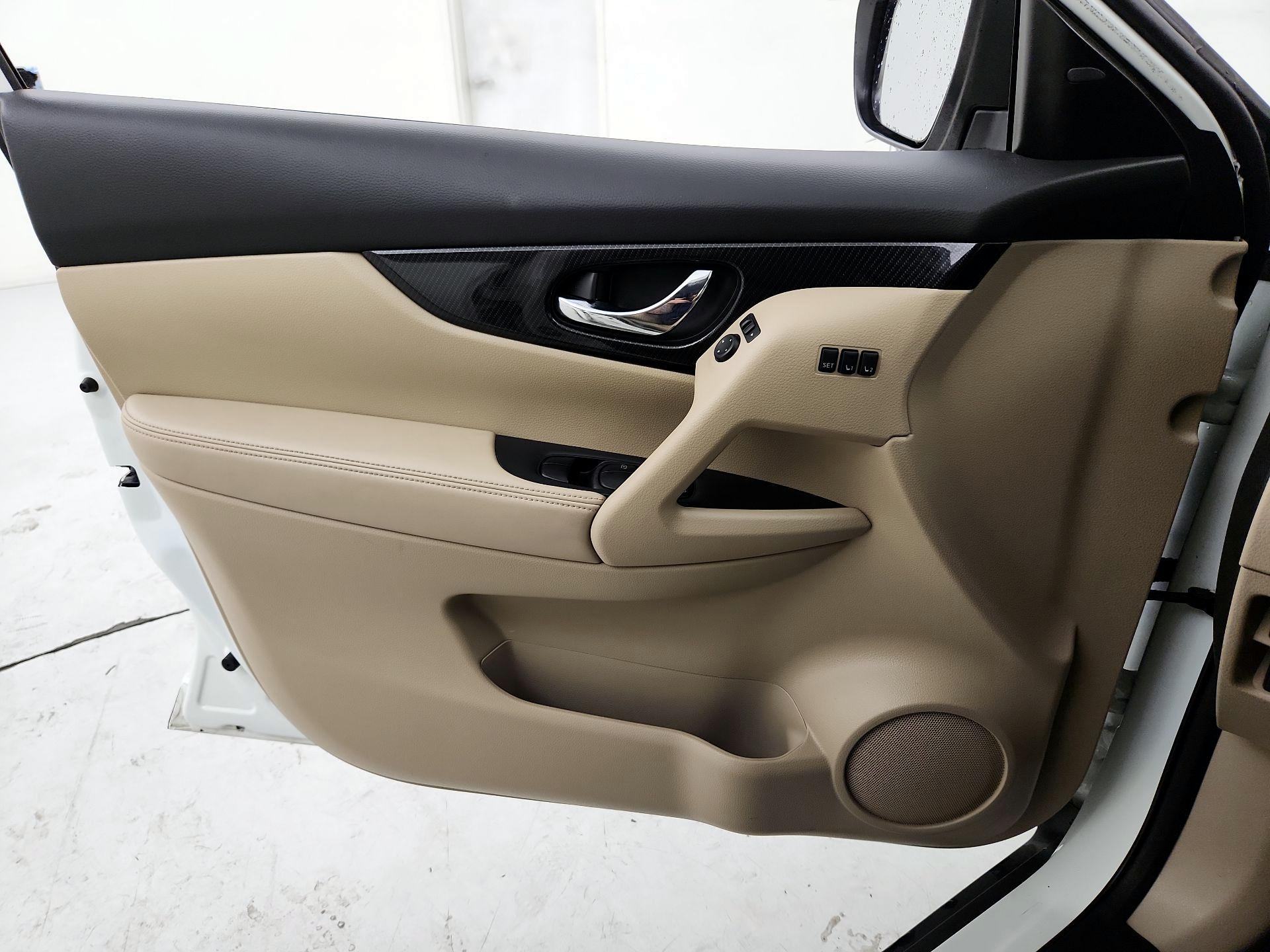 Thumbnail: 2019 Nissan Rogue - 12