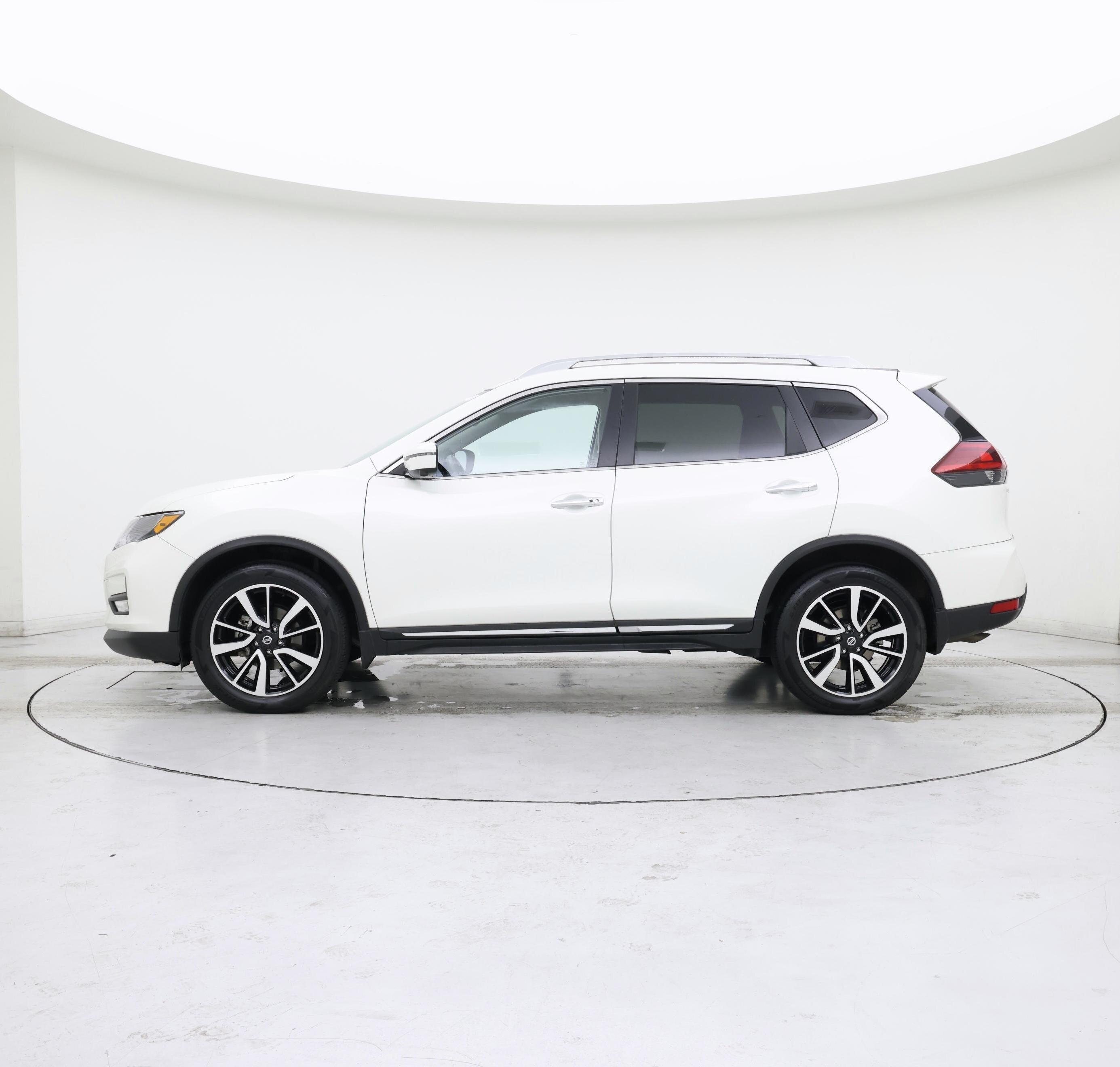 Thumbnail: 2019 Nissan Rogue - 3