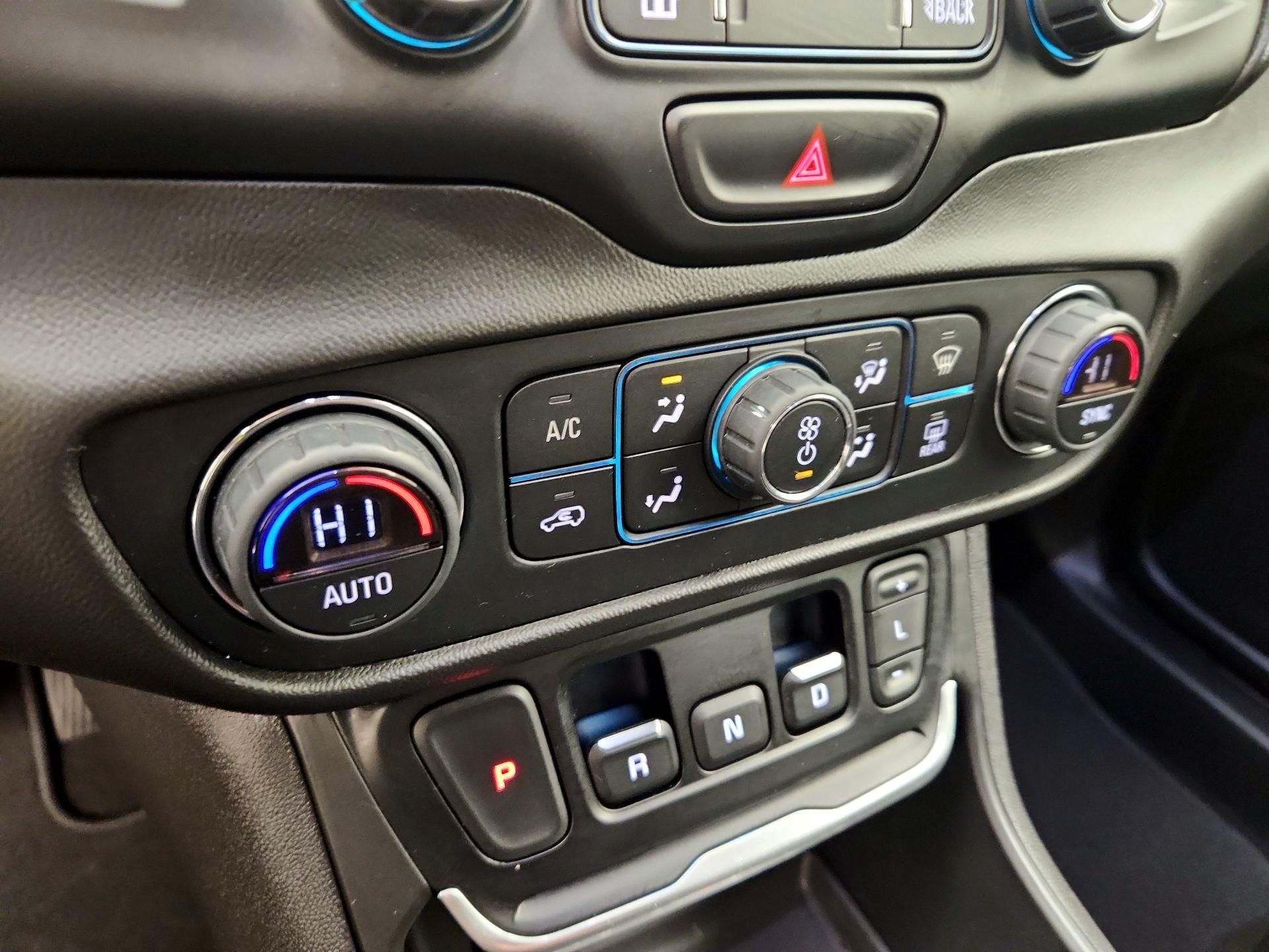 Thumbnail: 2020 GMC Terrain - 16