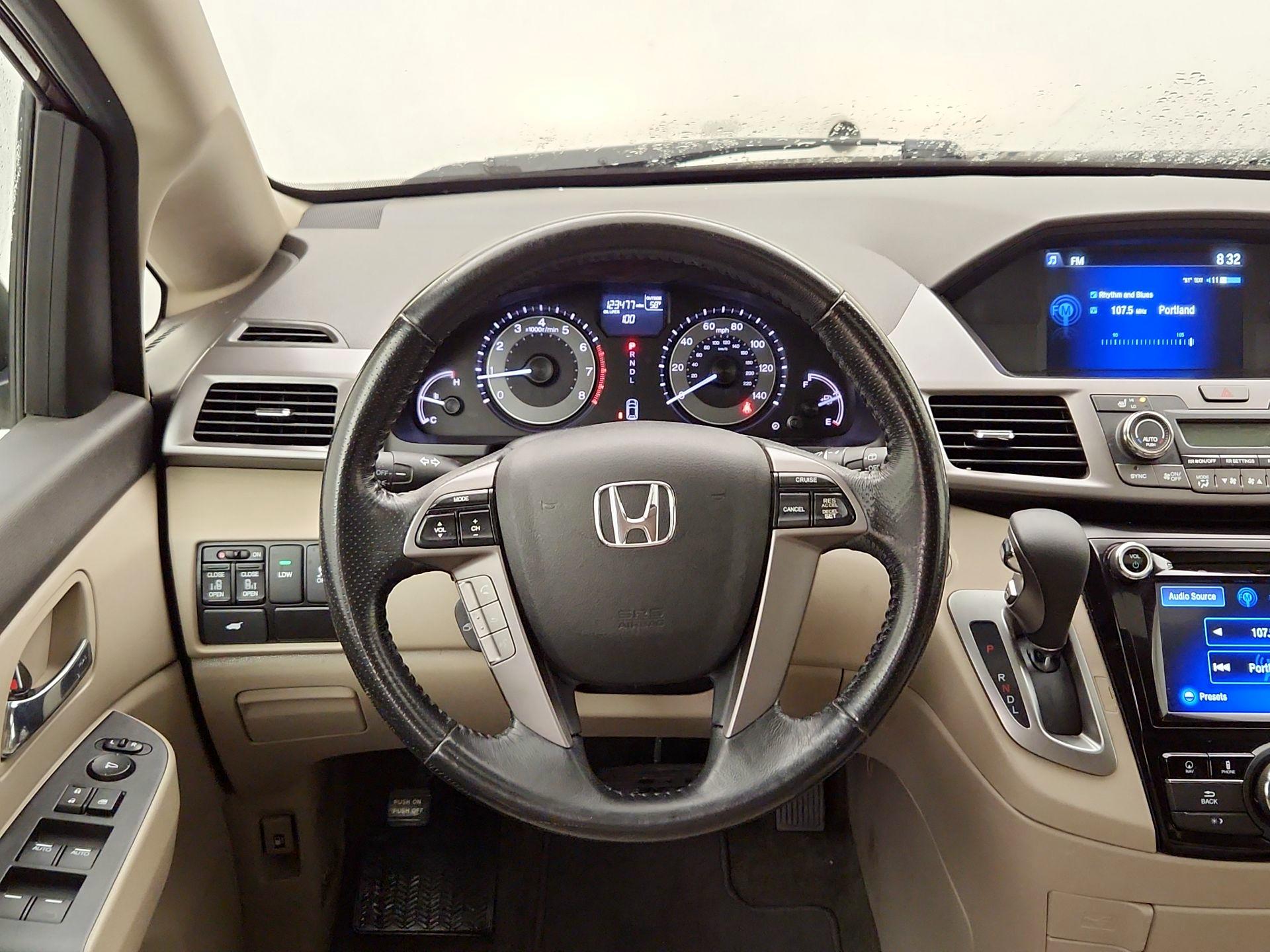 Thumbnail: 2015 Honda Odyssey - 10