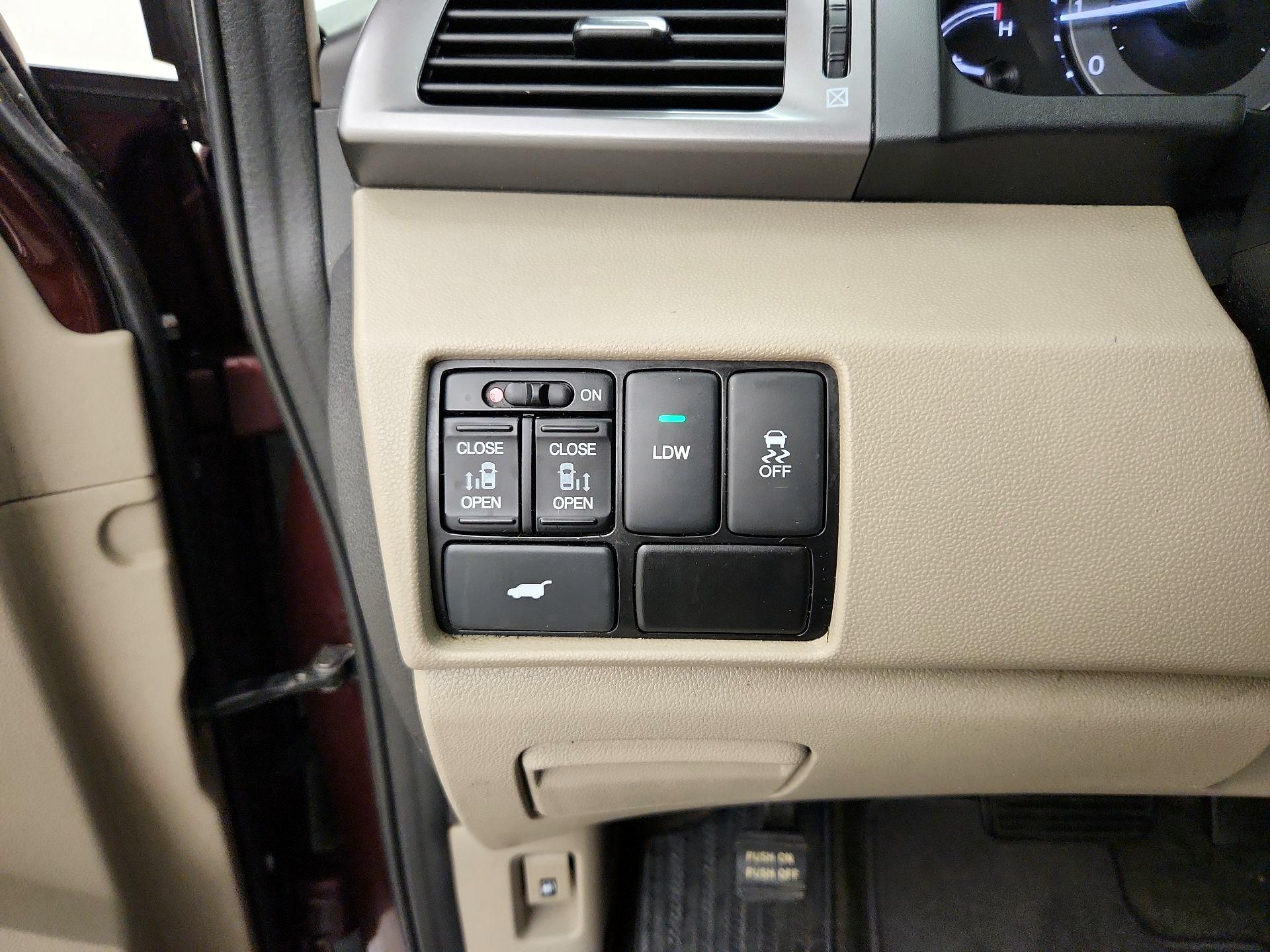 Thumbnail: 2015 Honda Odyssey - 13