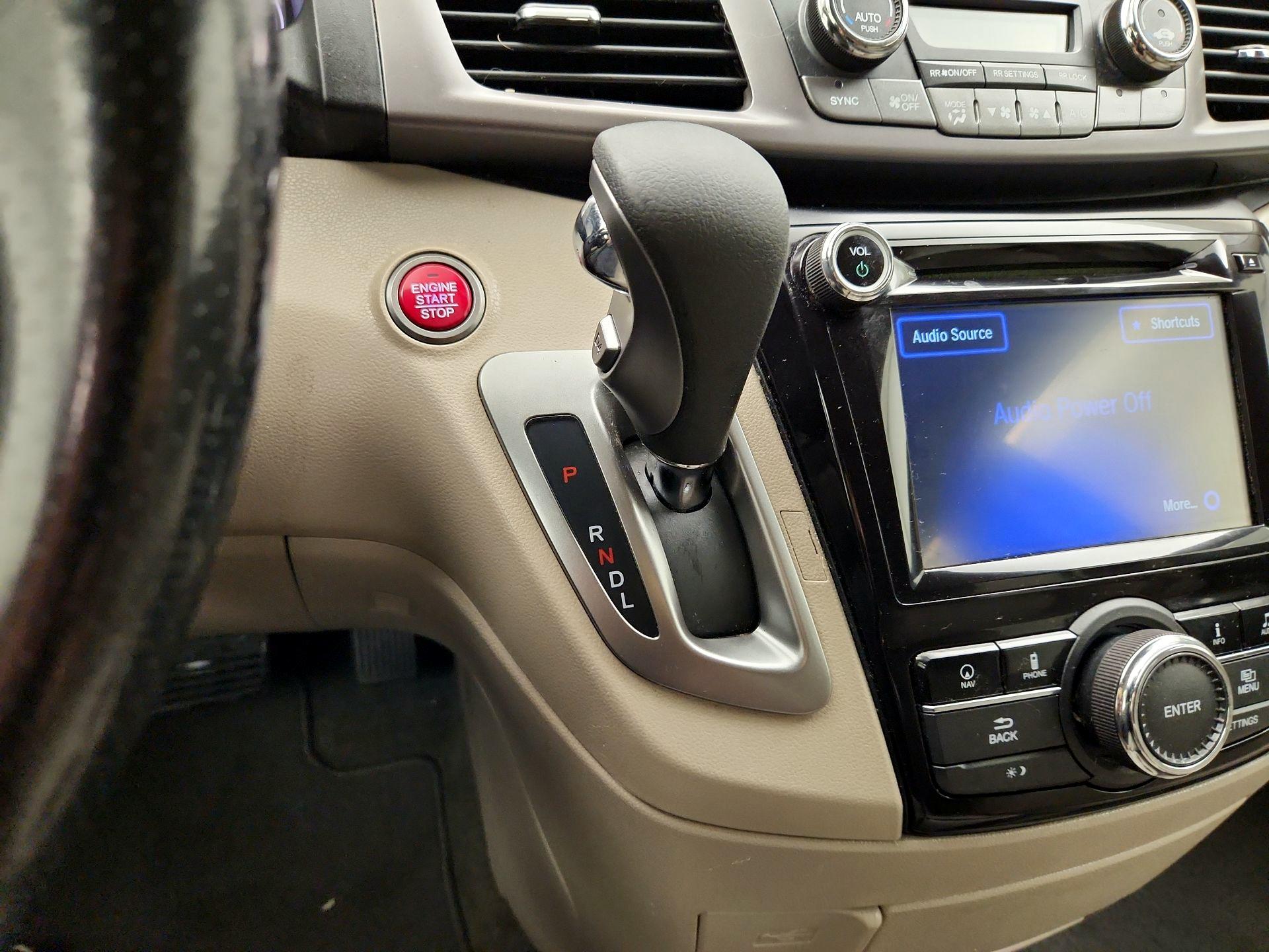 Thumbnail: 2015 Honda Odyssey - 17