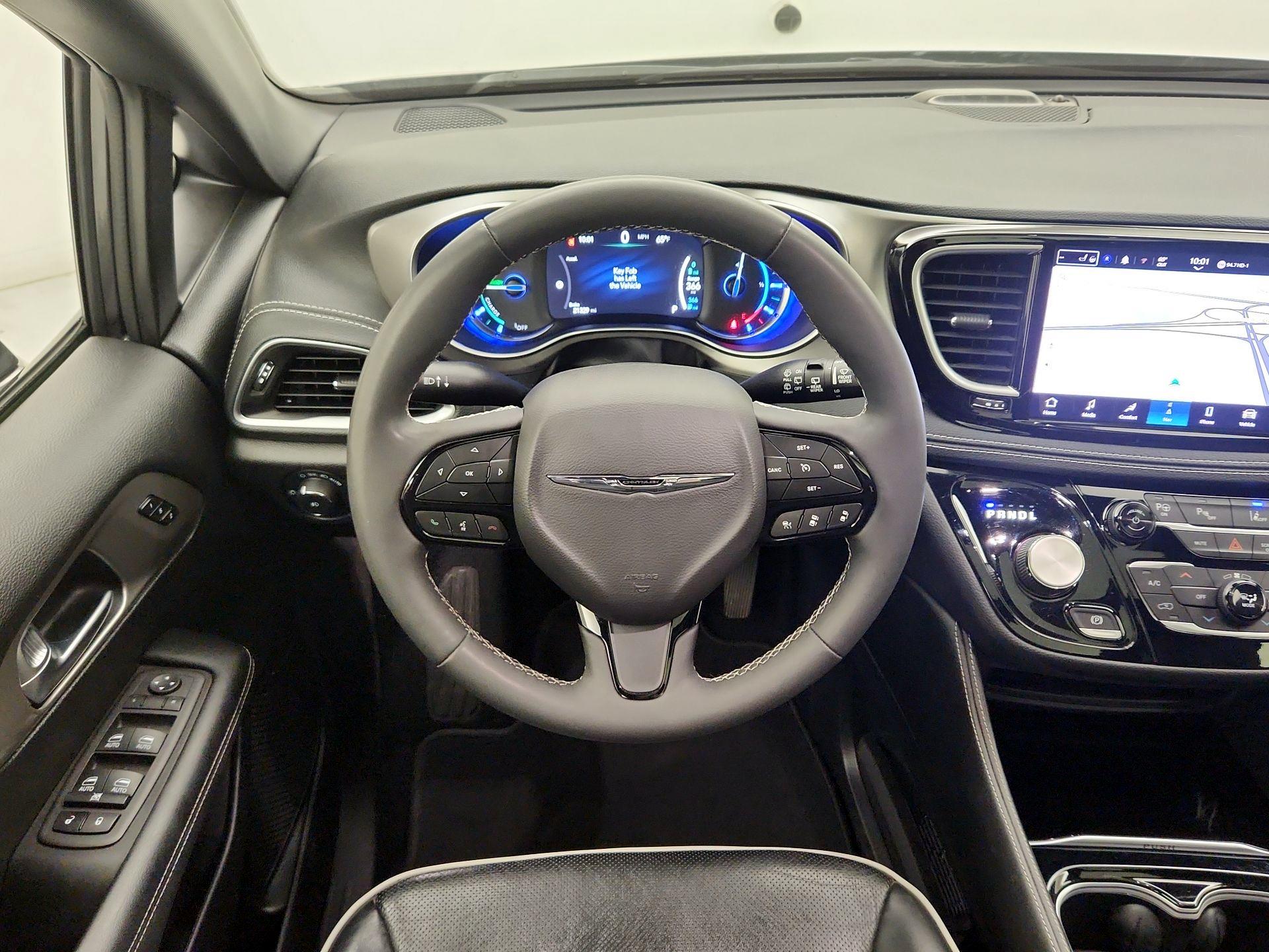 Thumbnail: 2022 Chrysler Pacifica - 10