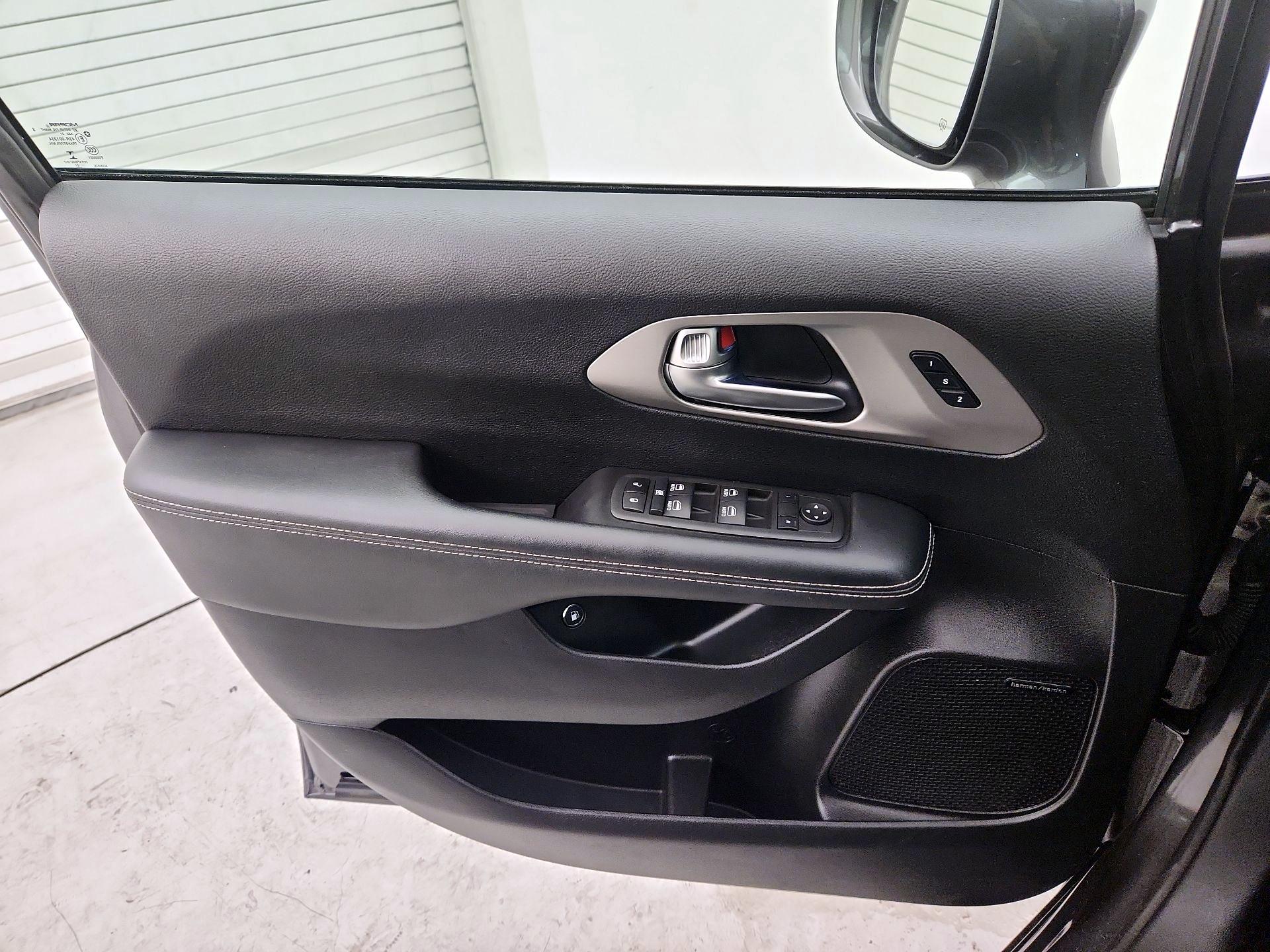 Thumbnail: 2022 Chrysler Pacifica - 12