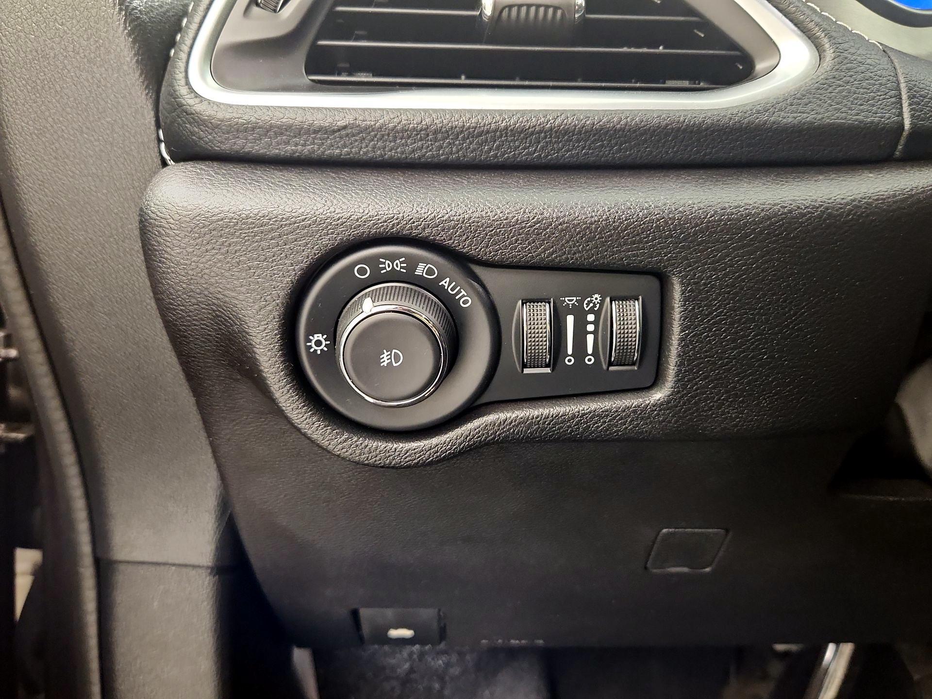 Thumbnail: 2022 Chrysler Pacifica - 13