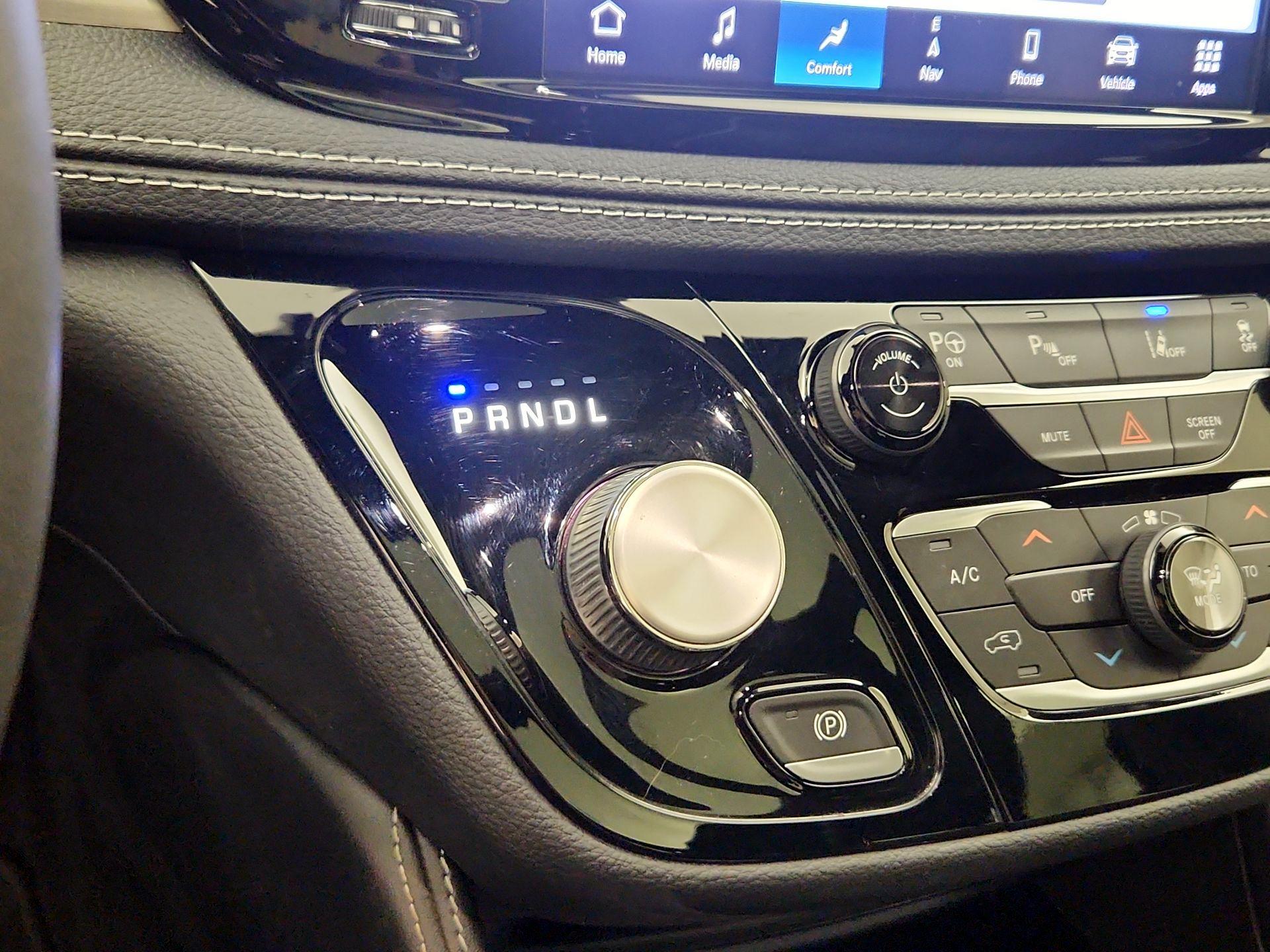 Thumbnail: 2022 Chrysler Pacifica - 18