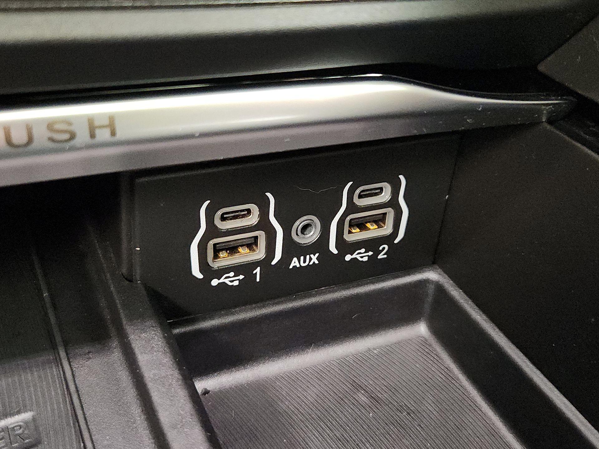 Thumbnail: 2022 Chrysler Pacifica - 19