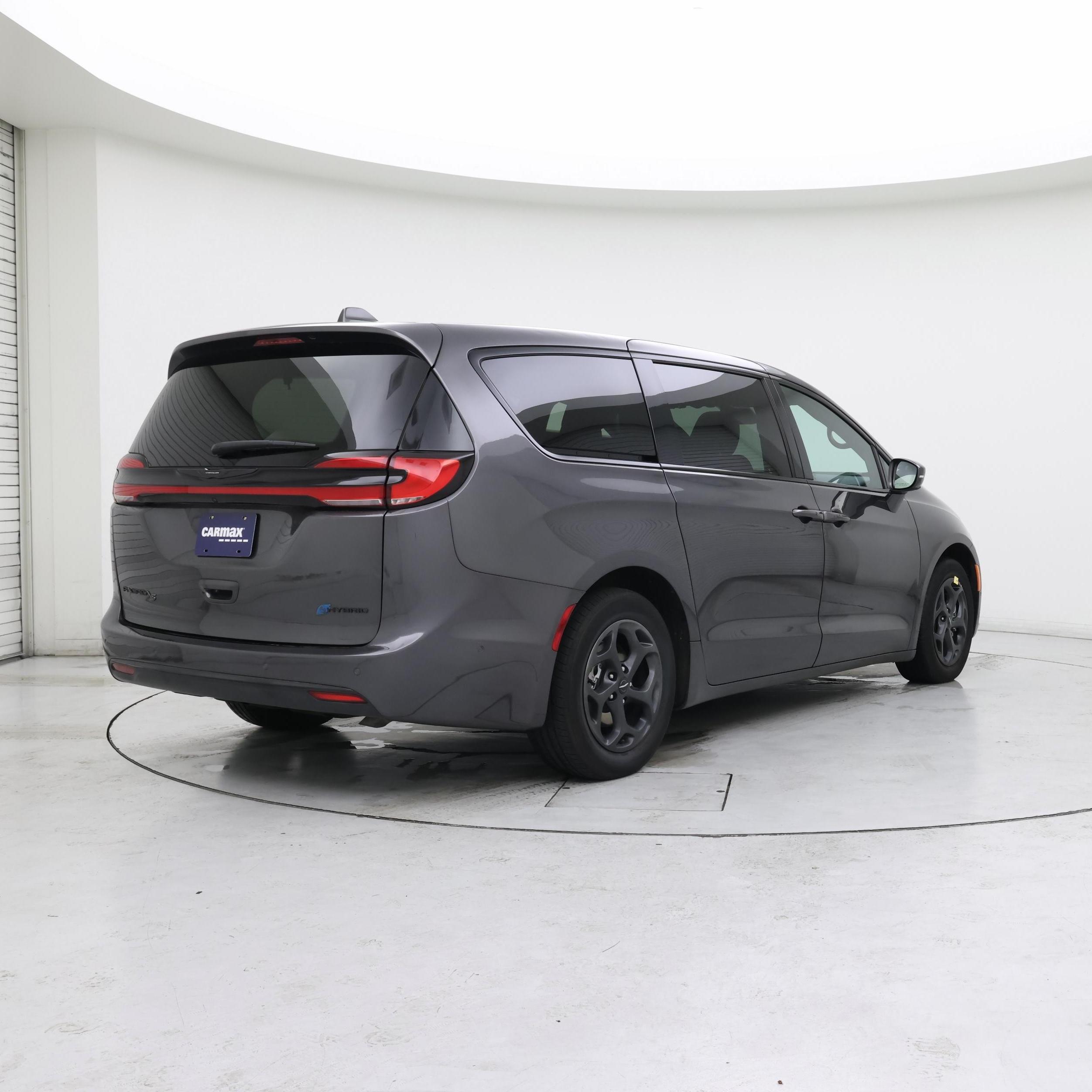Thumbnail: 2022 Chrysler Pacifica - 8