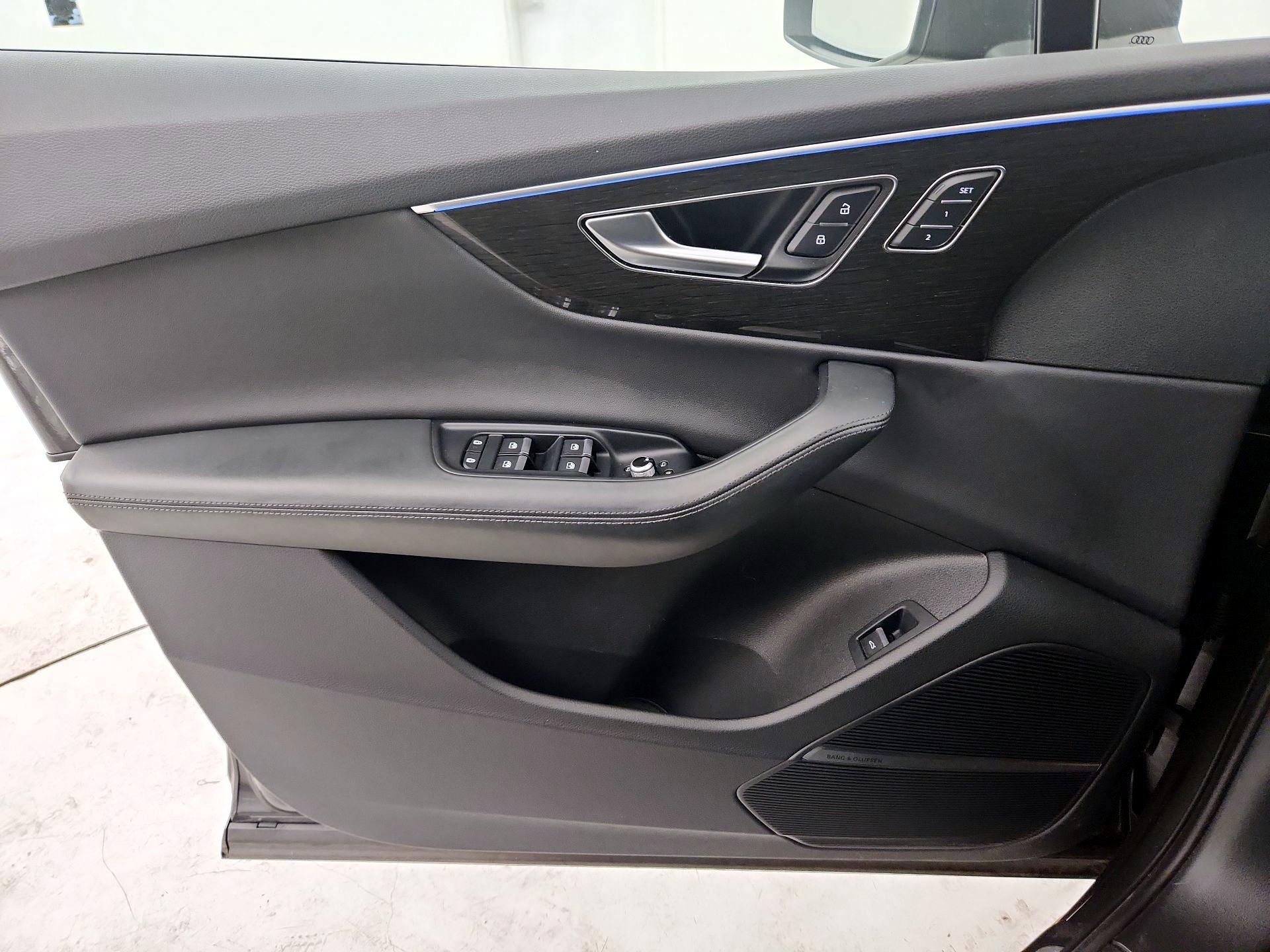 Thumbnail: 2022 Audi Q7 - 12