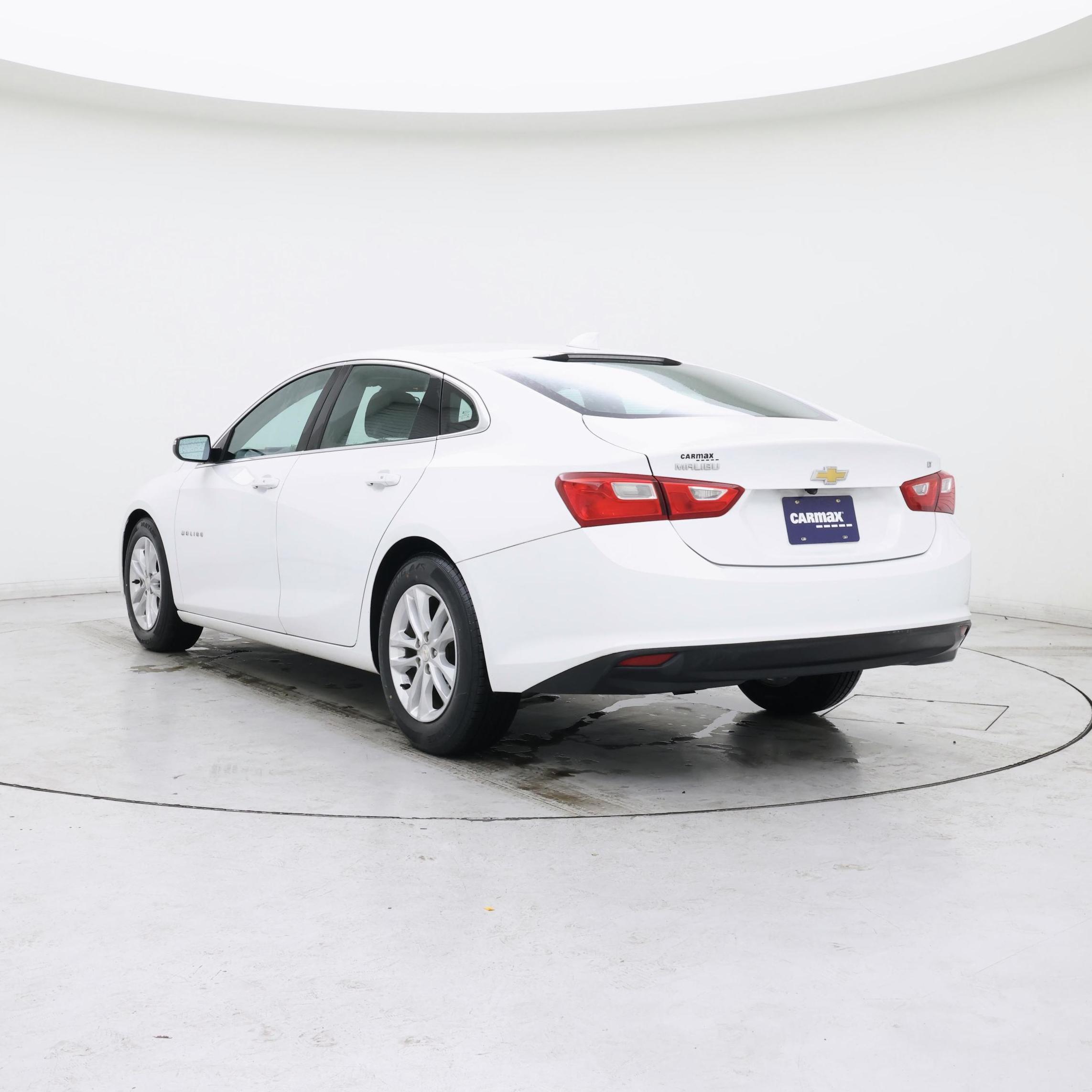 Thumbnail: 2018 Chevrolet Malibu - 2