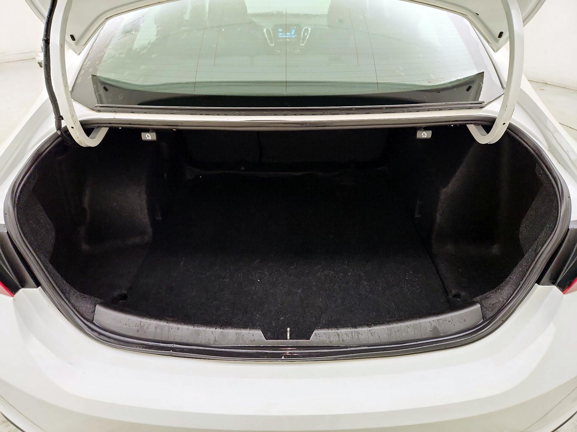 Thumbnail: 2018 Chevrolet Malibu - 20