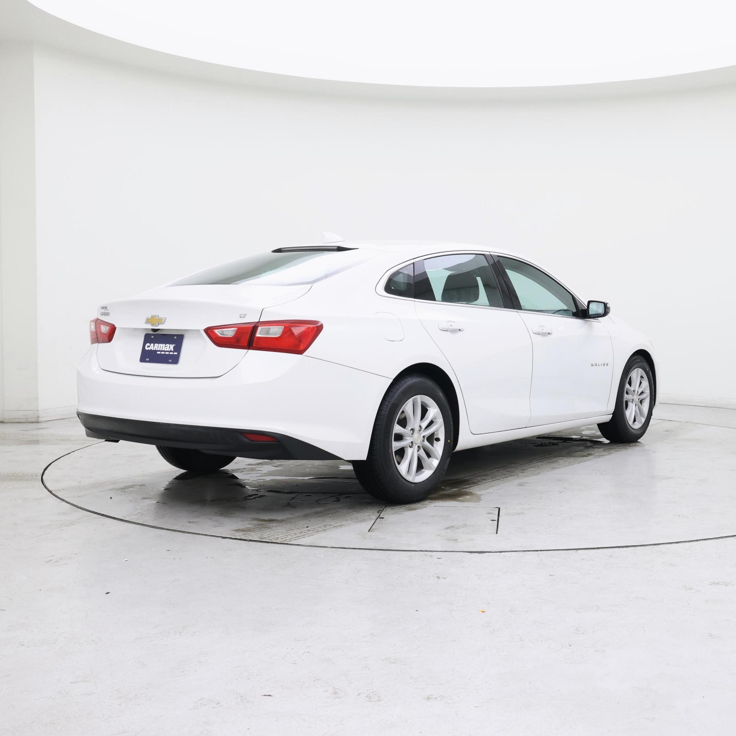 Thumbnail: 2018 Chevrolet Malibu - 8