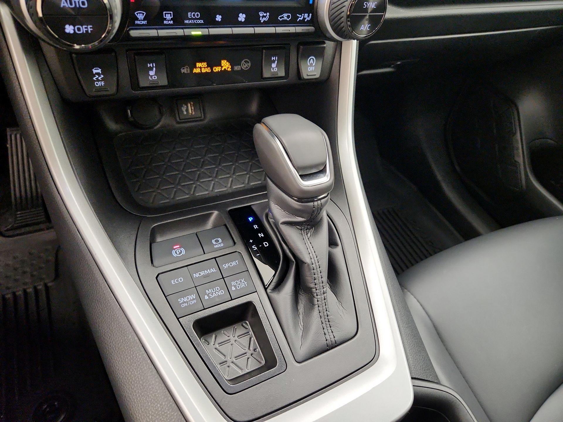 Thumbnail: 2024 Toyota RAV4 - 17