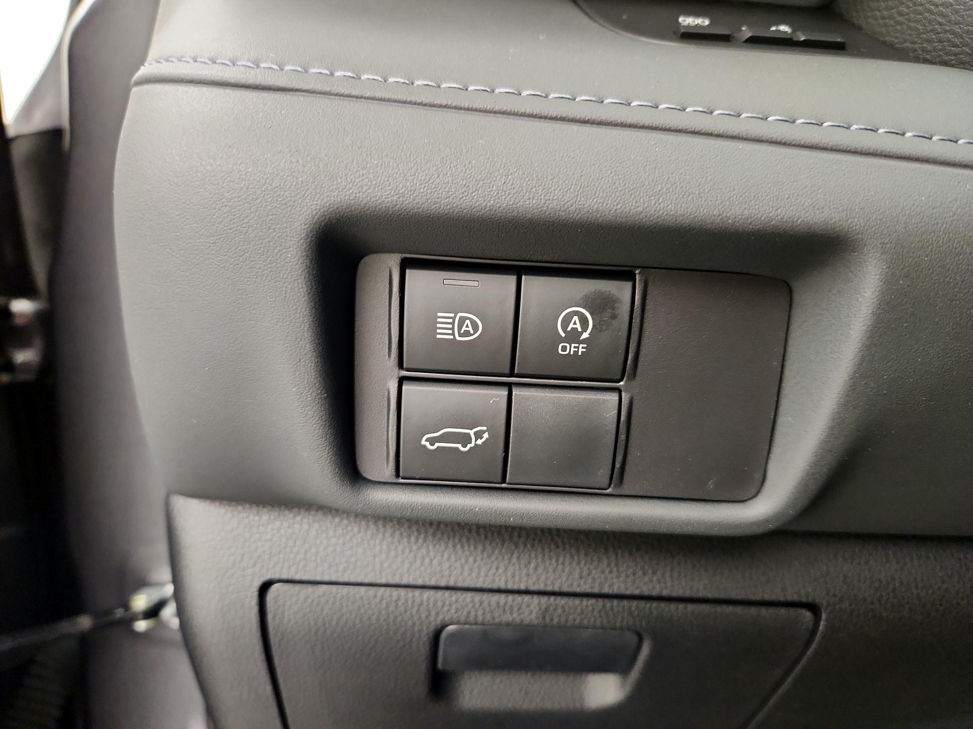 Thumbnail: 2023 Toyota Highlander - 13