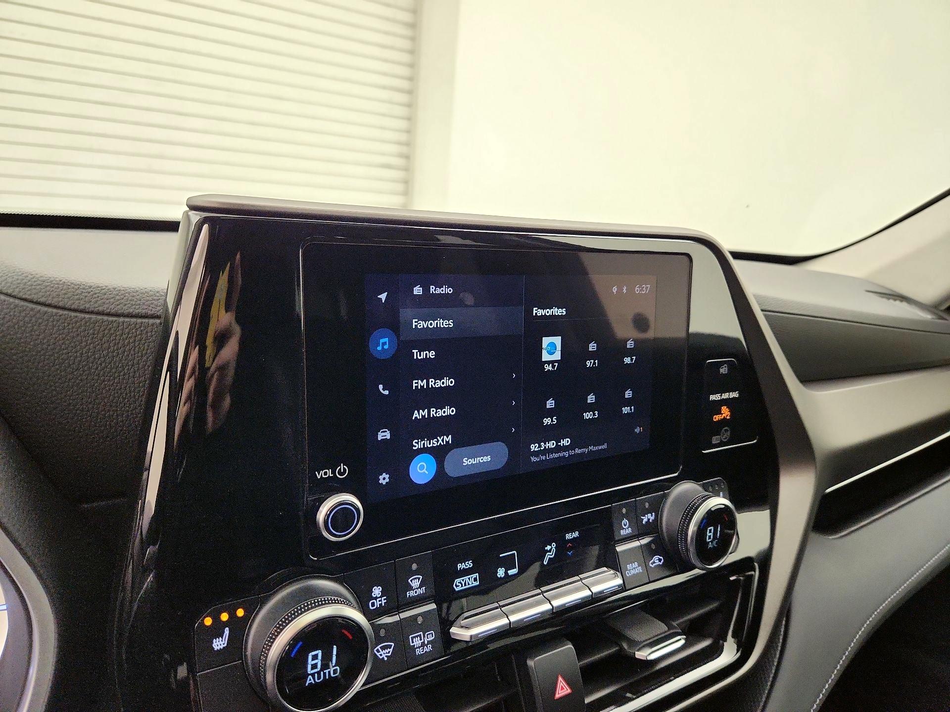 Thumbnail: 2023 Toyota Highlander - 15