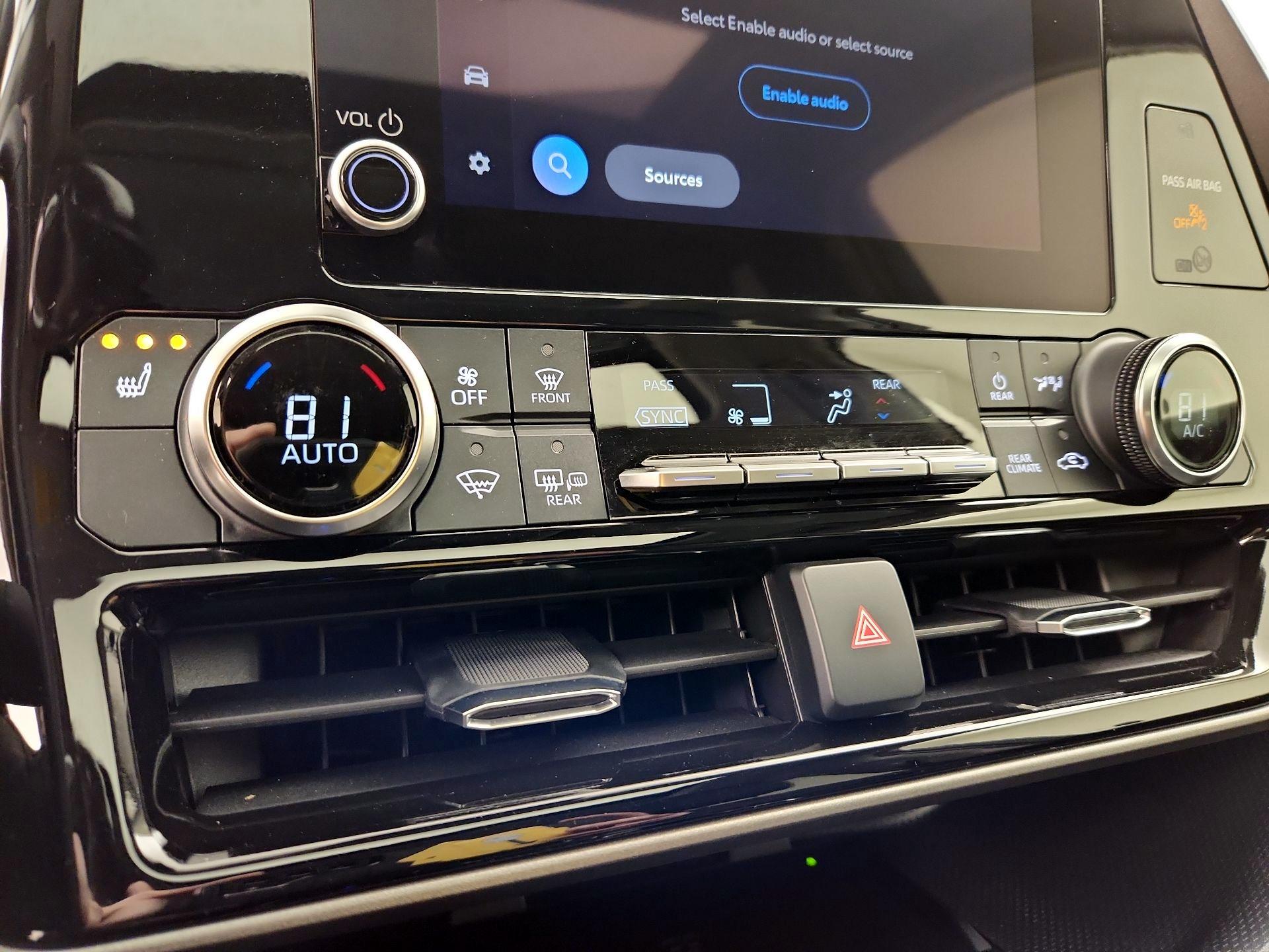 Thumbnail: 2023 Toyota Highlander - 16