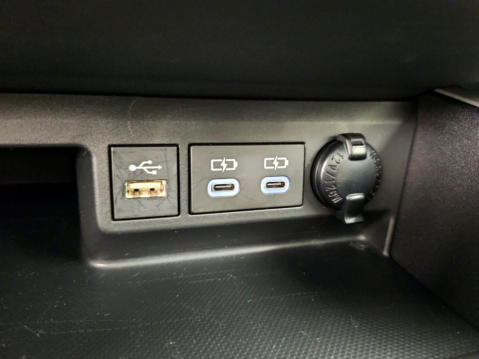 Thumbnail: 2023 Toyota Highlander - 18