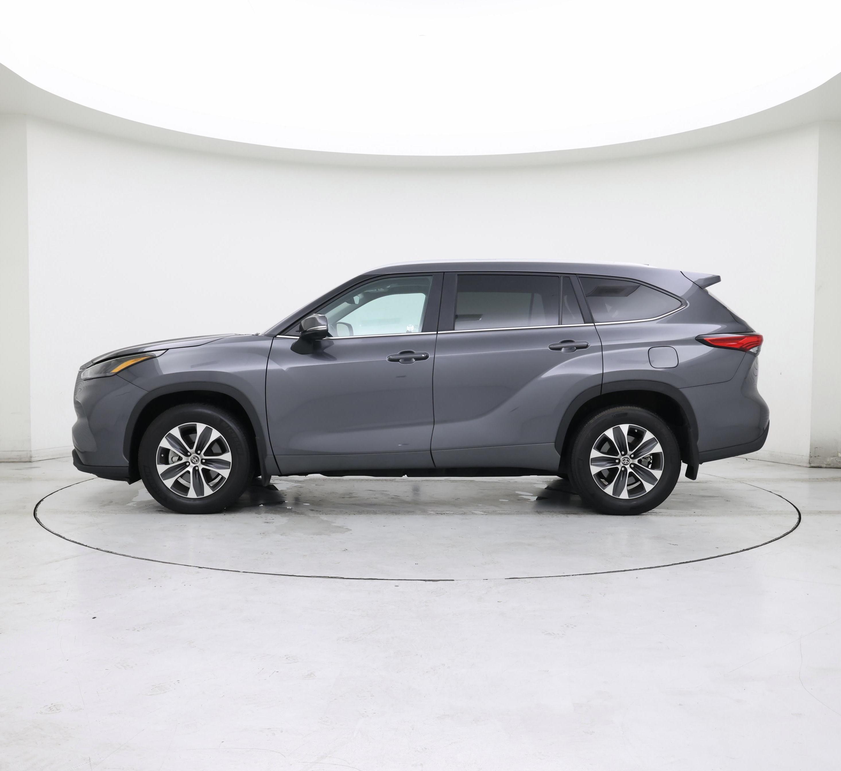 Thumbnail: 2023 Toyota Highlander - 3