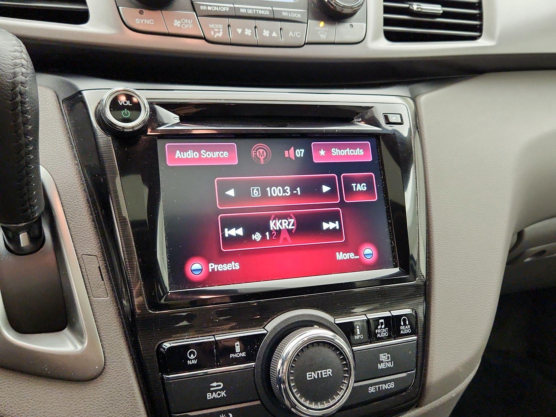 Thumbnail: 2015 Honda Odyssey - 16