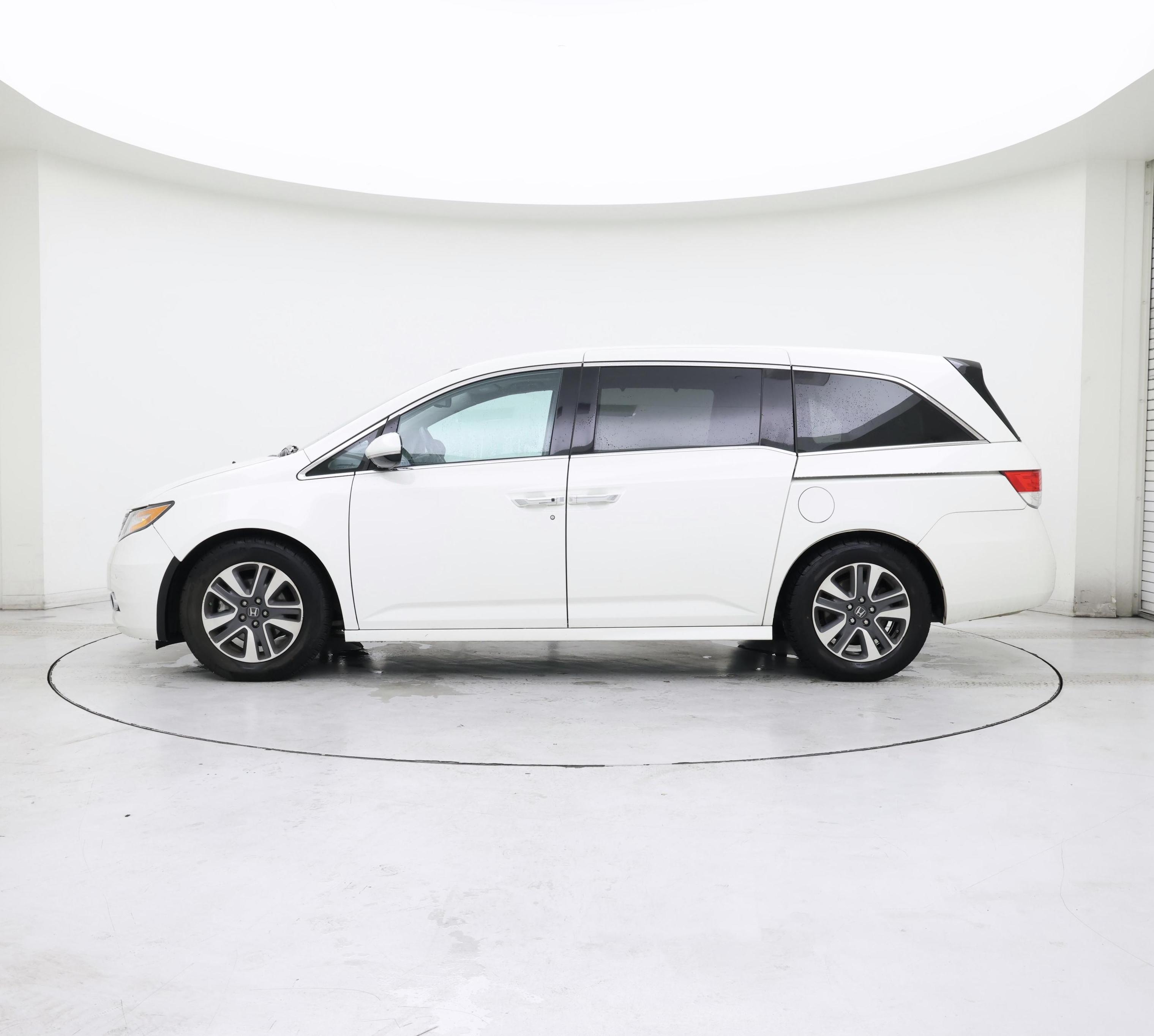 Thumbnail: 2015 Honda Odyssey - 3