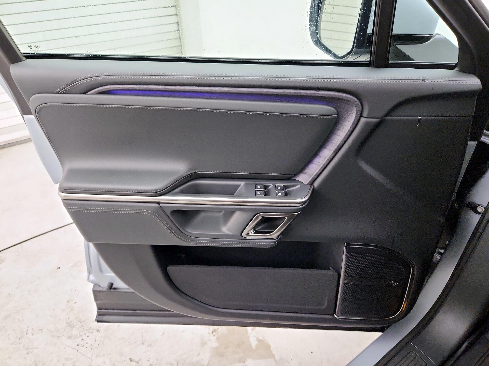 Thumbnail: 2024 Rivian R1S - 12