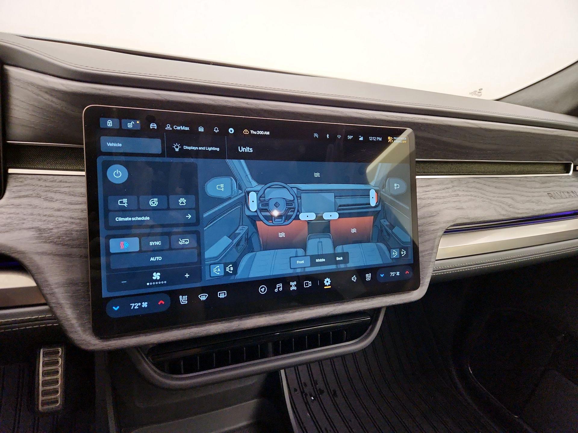 Thumbnail: 2024 Rivian R1S - 16