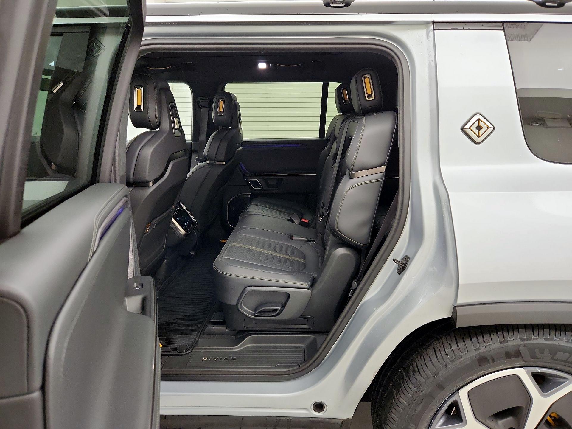 Thumbnail: 2024 Rivian R1S - 20